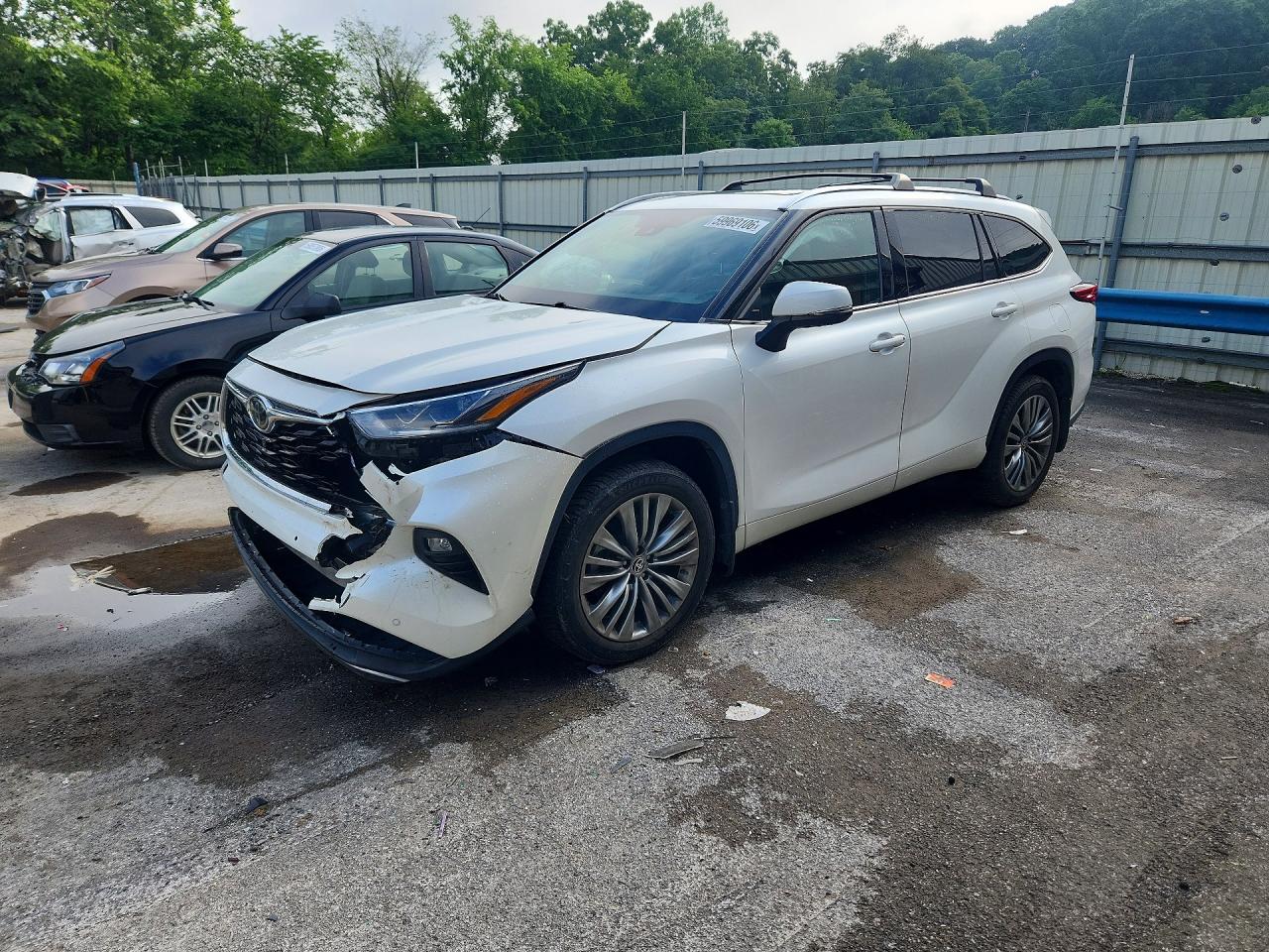 2020 TOYOTA HIGHLANDER PLATINUM