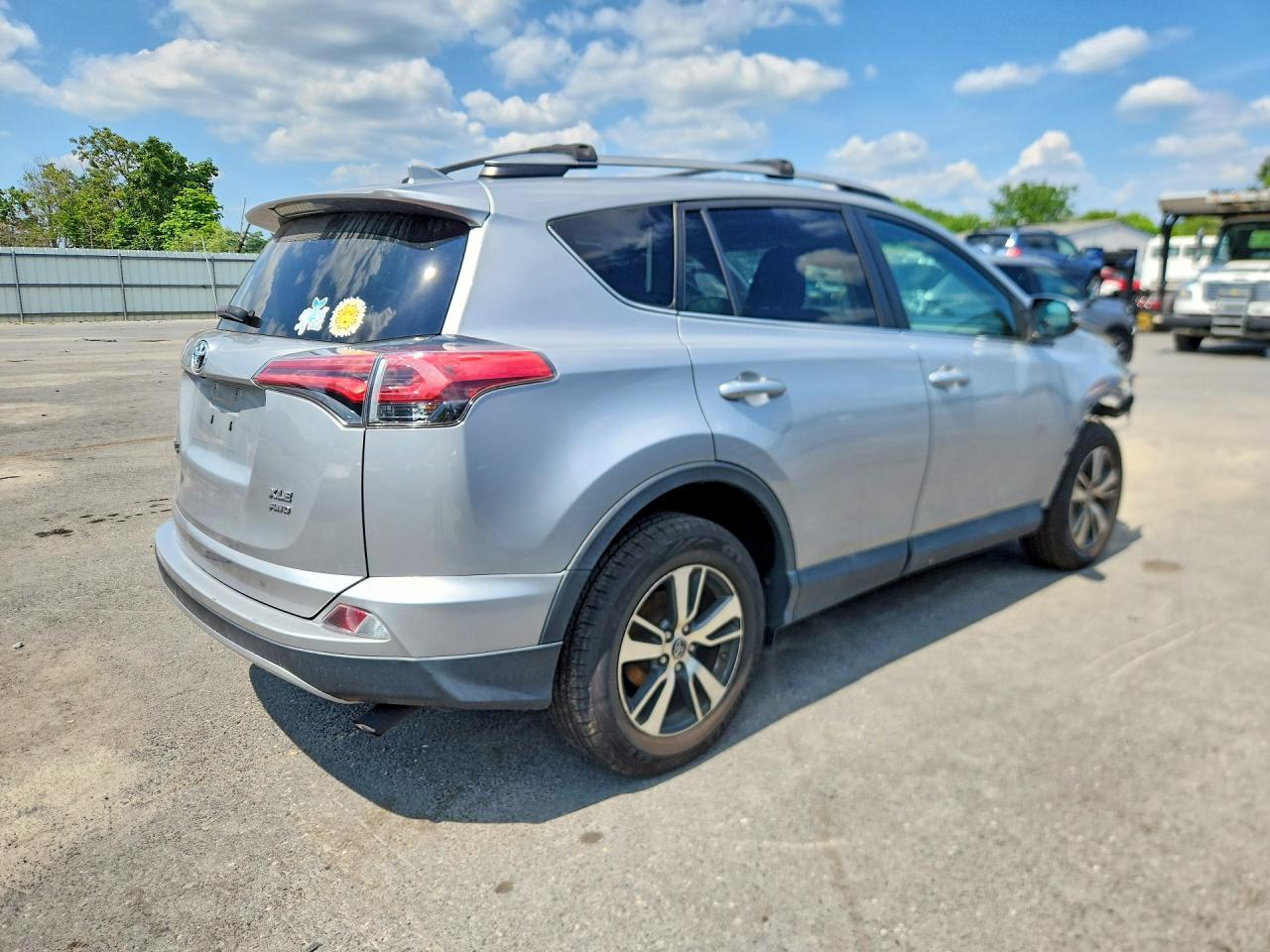 2018 TOYOTA RAV4 XLE — снимка 3