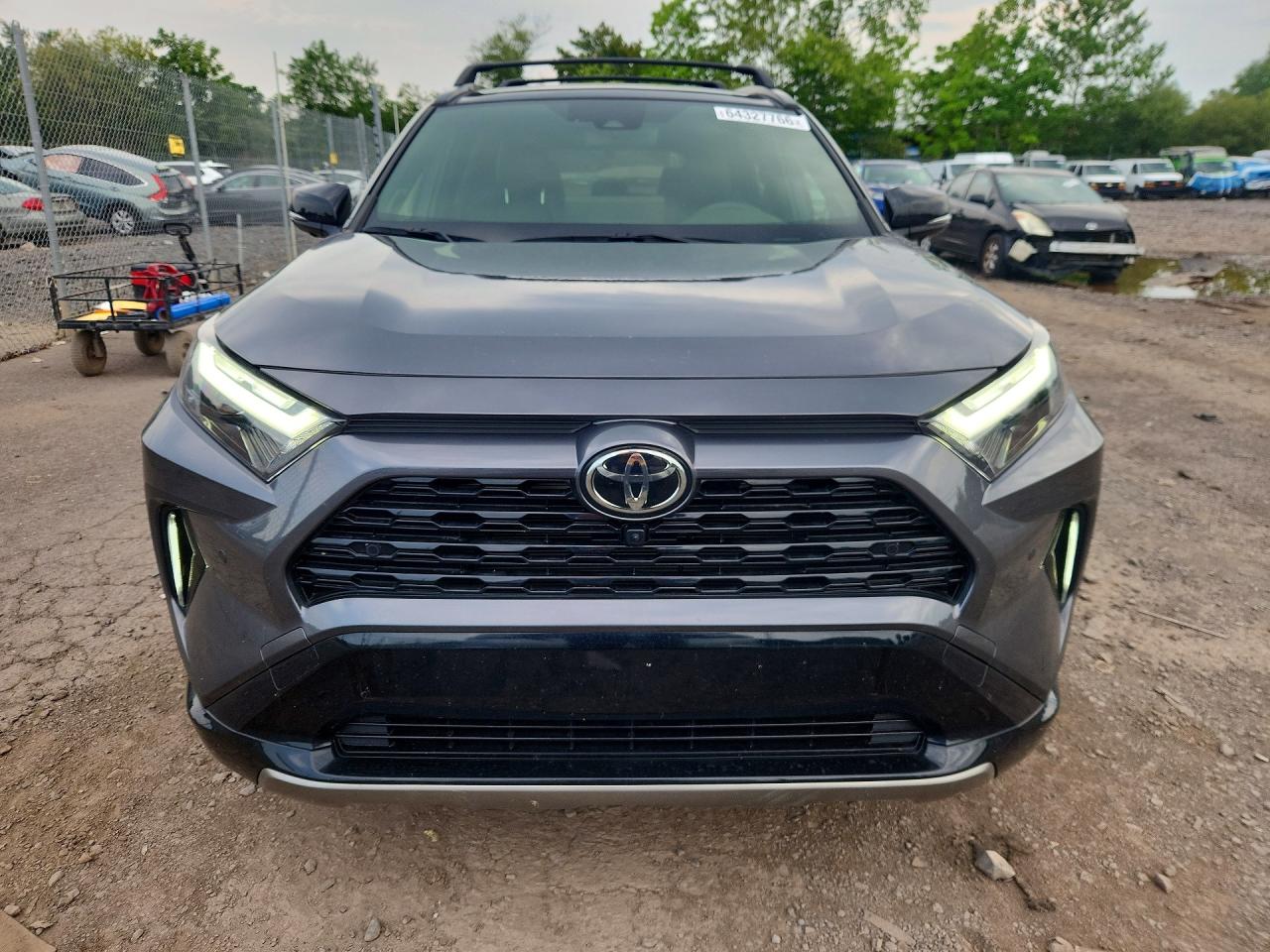 2025 TOYOTA RAV4 XSE — снимка 5