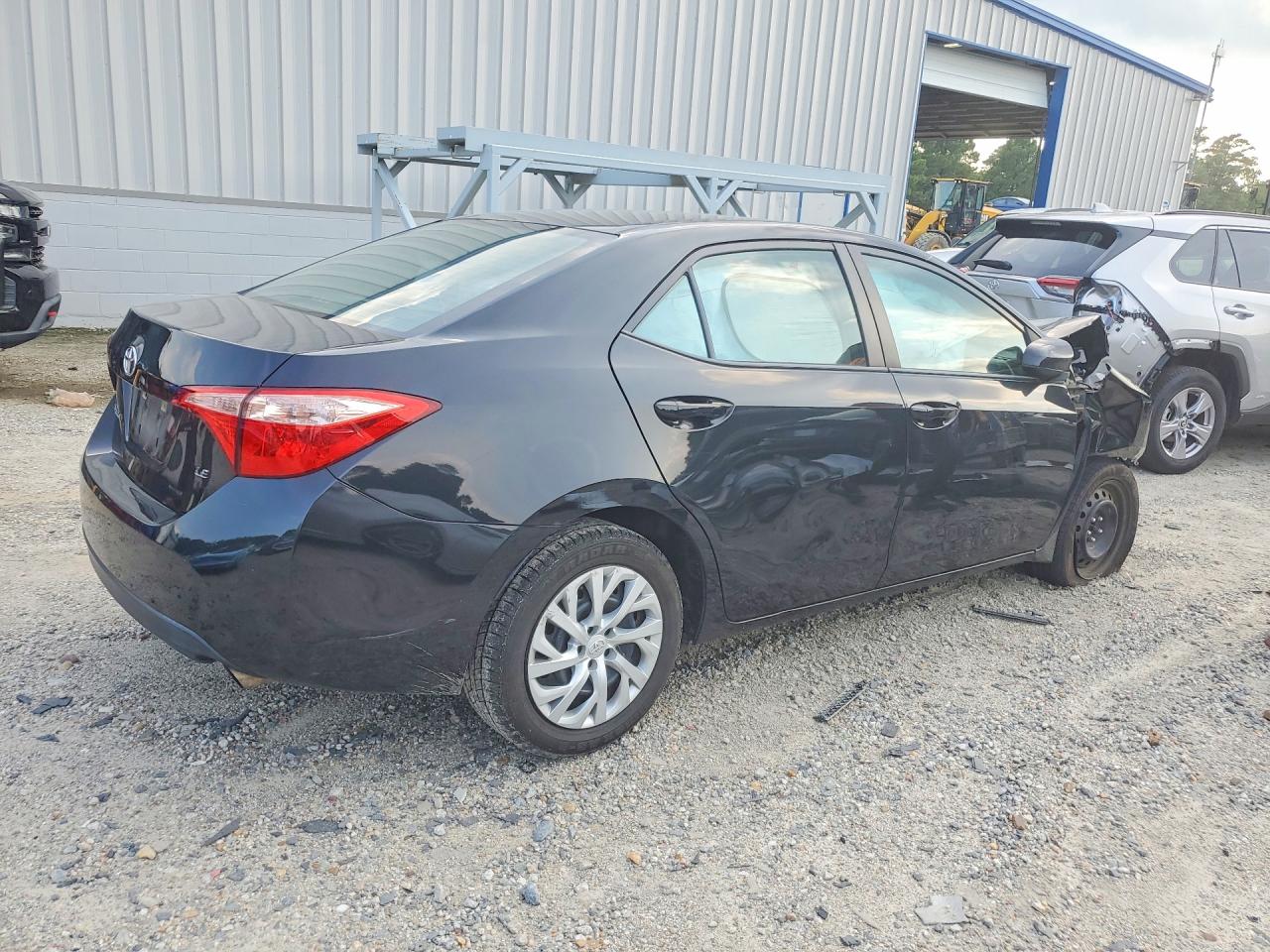 2018 TOYOTA COROLLA LE — снимка 3