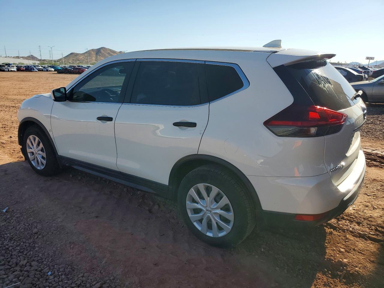 2019 NISSAN ROGUE S — снимка 2