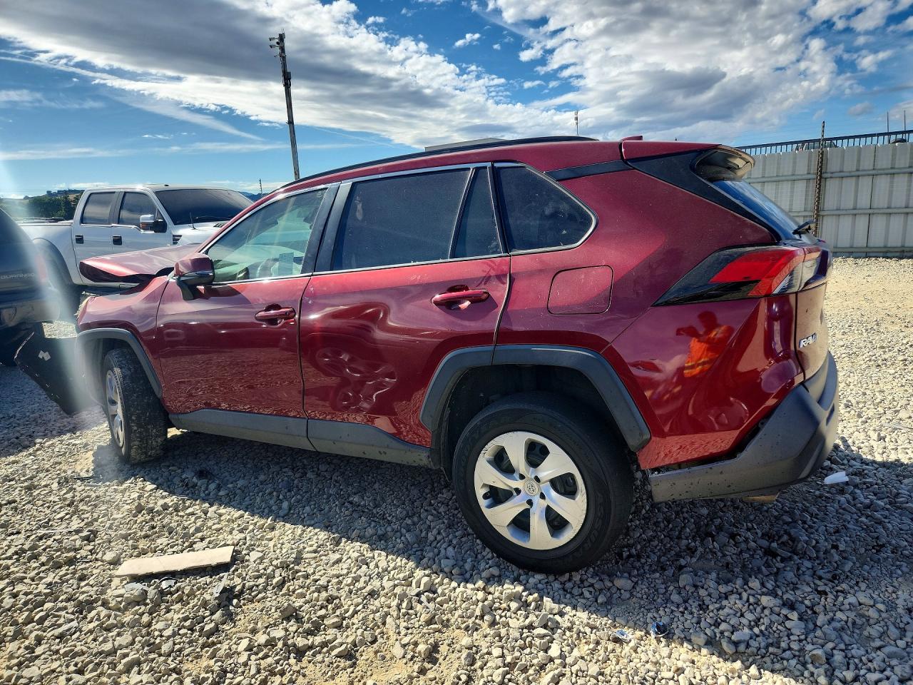 2019 TOYOTA RAV4 LE — снимка 2