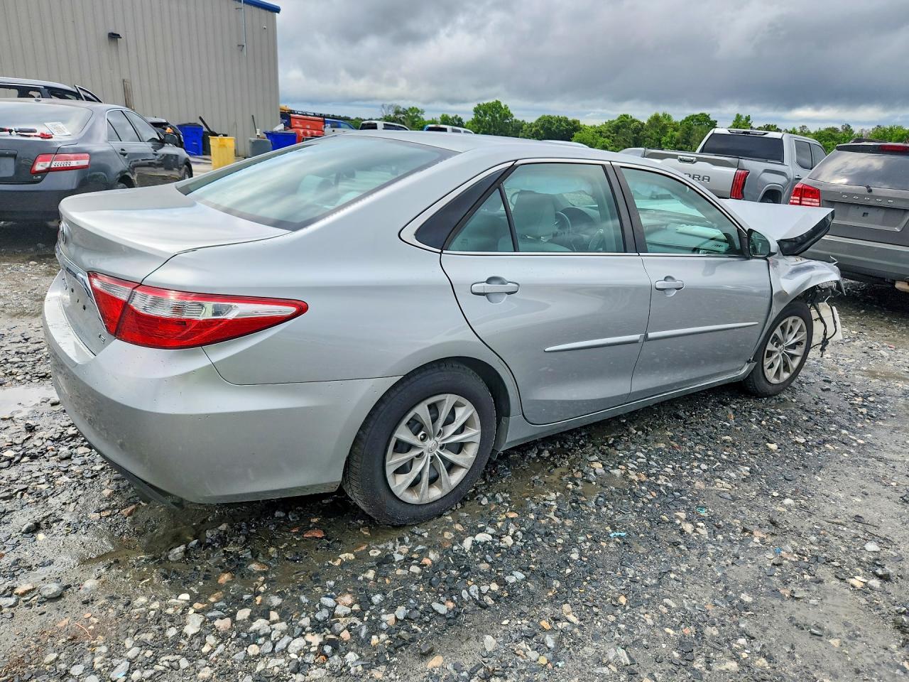 2015 TOYOTA CAMRY LE — снимка 3