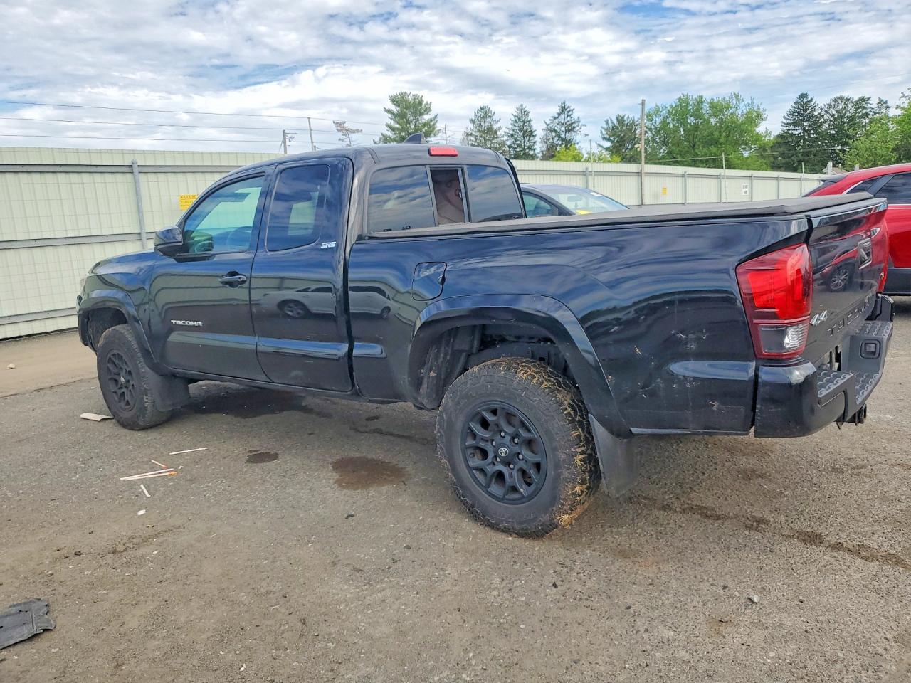 2022 TOYOTA TACOMA SR5 V6 — снимка 2