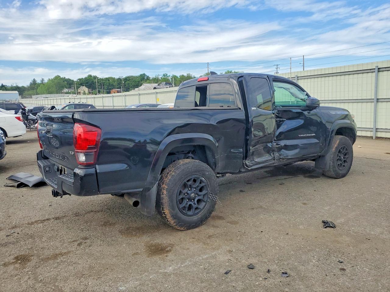 2022 TOYOTA TACOMA SR5 V6 — снимка 3