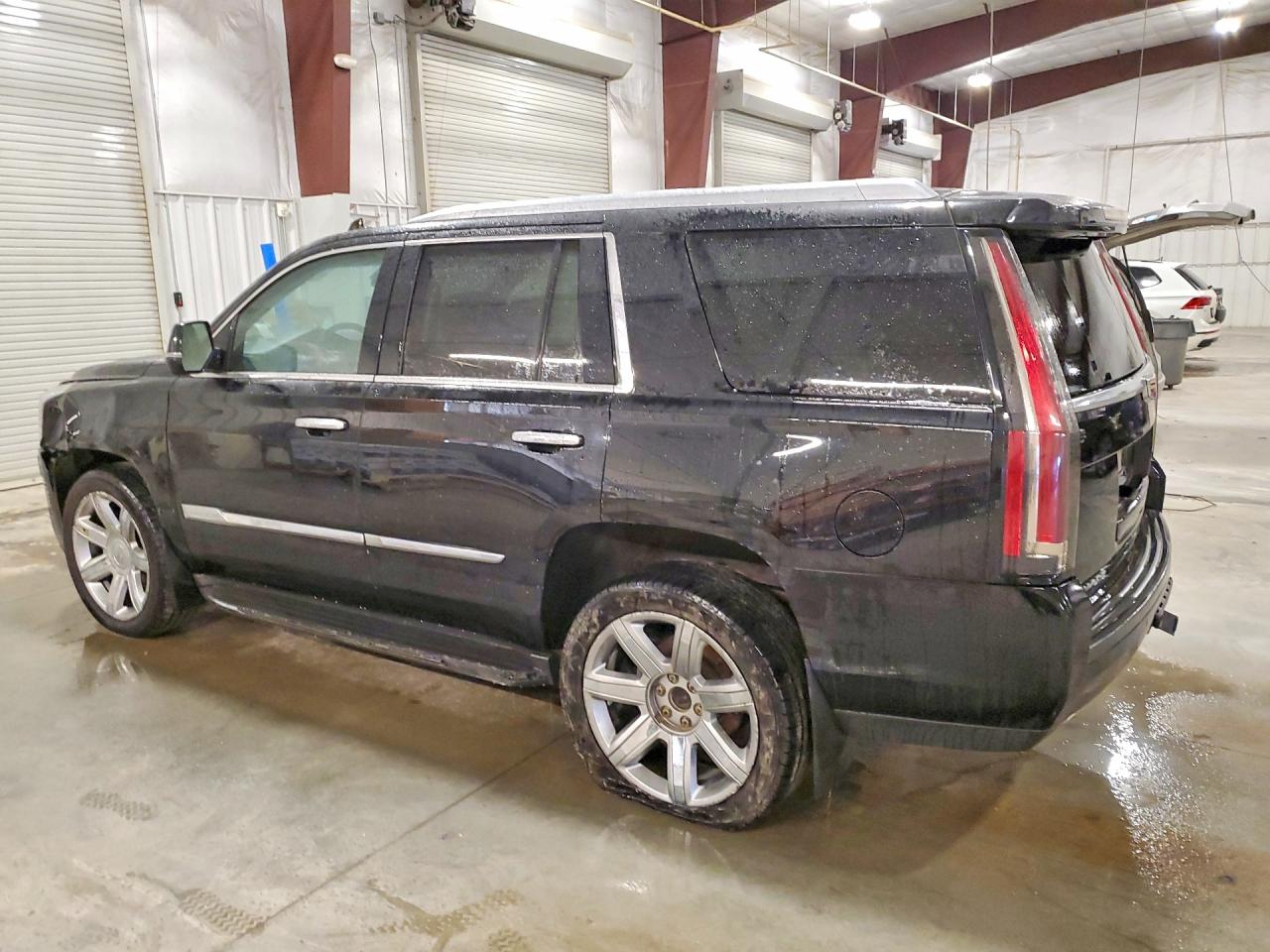2016 CADILLAC ESCALADE LUXURY — снимка 2