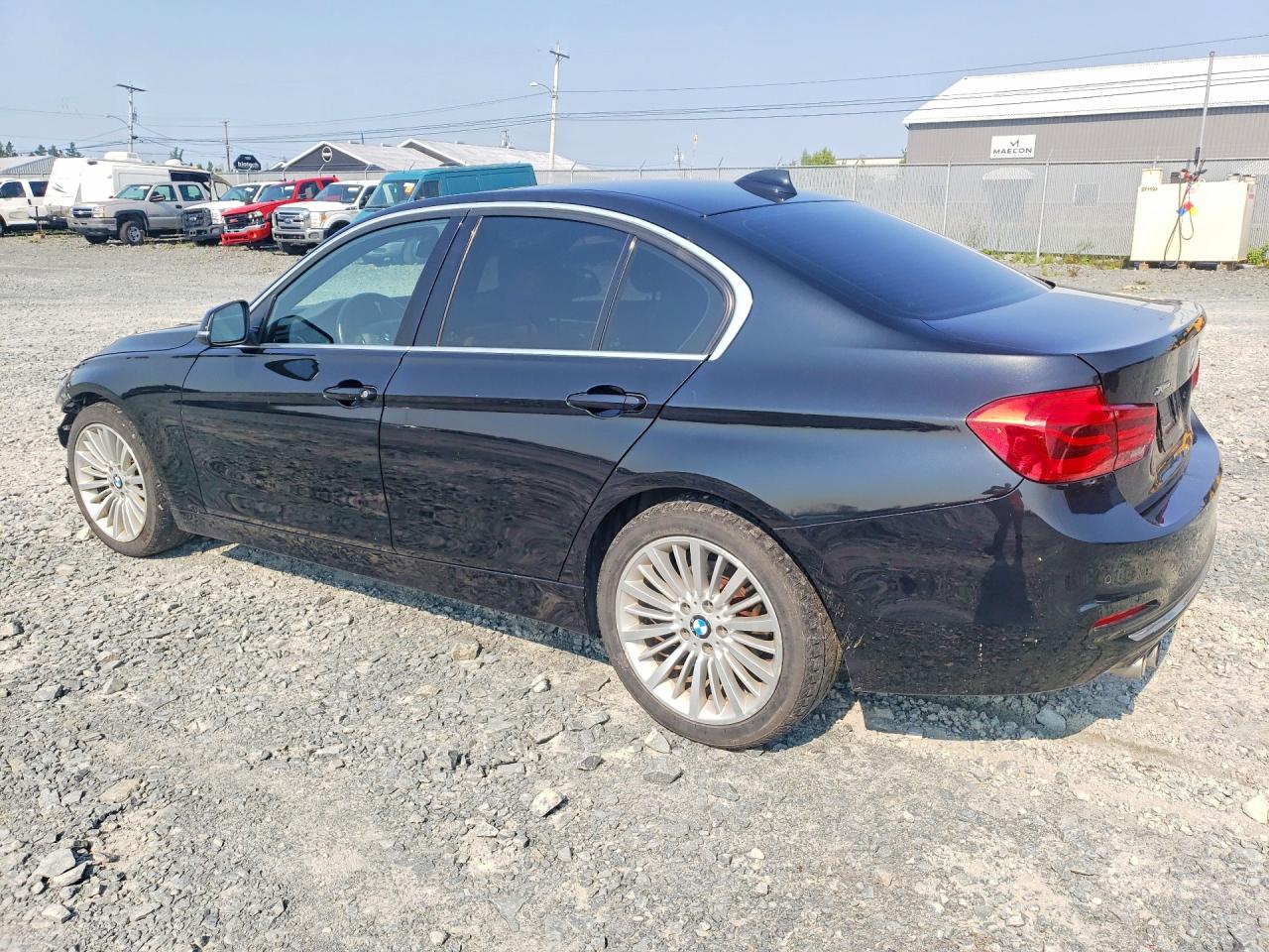 2017 BMW 330 XI — снимка 2