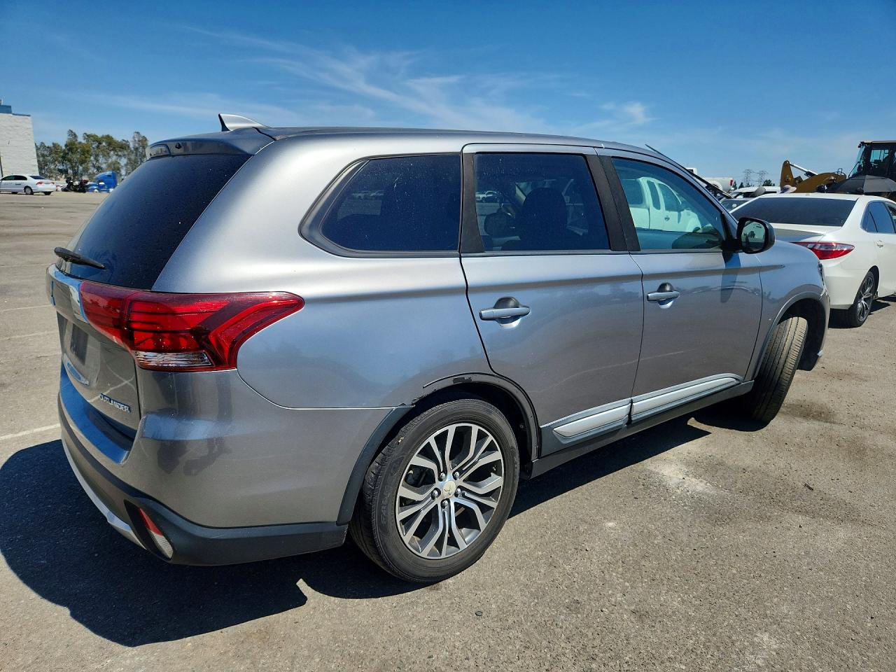 2017 MITSUBISHI OUTLANDER ES — снимка 3