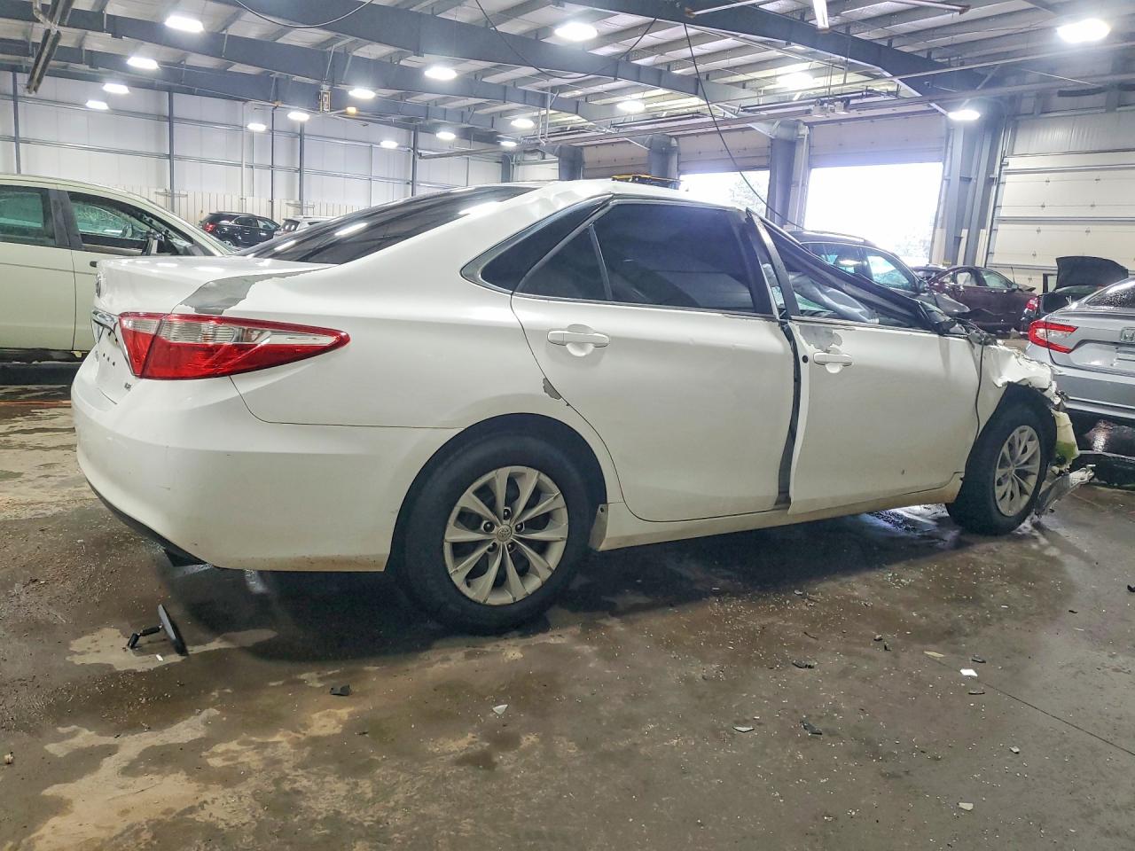 2015 TOYOTA CAMRY LE — снимка 3