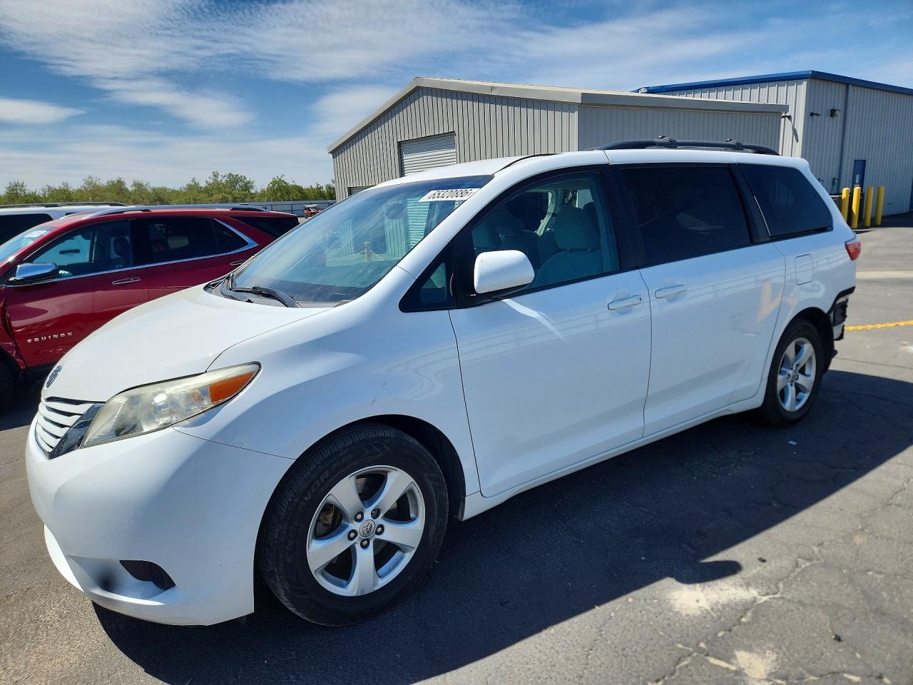 2017 TOYOTA SIENNA LE