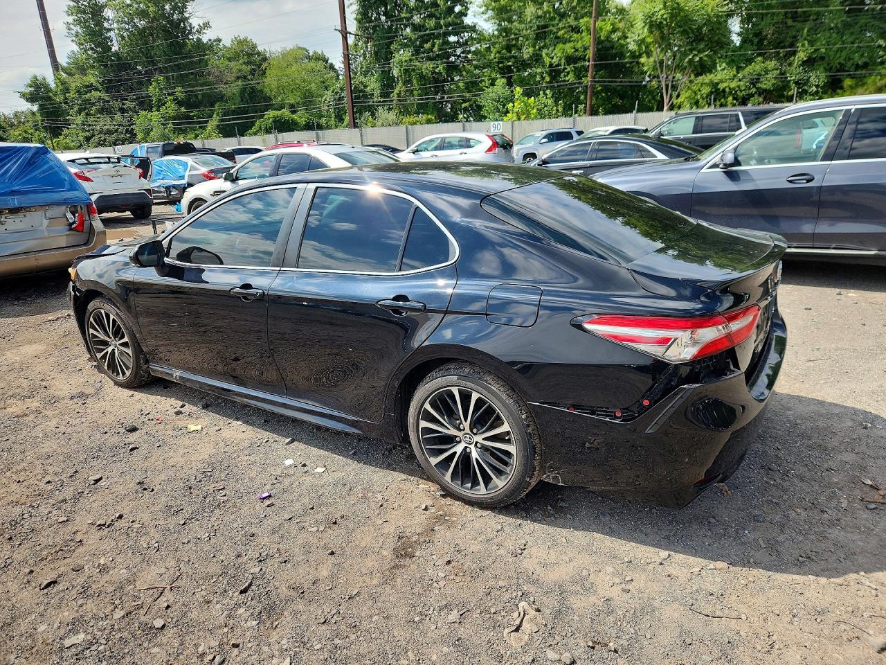 2018 TOYOTA CAMRY SE — снимка 2