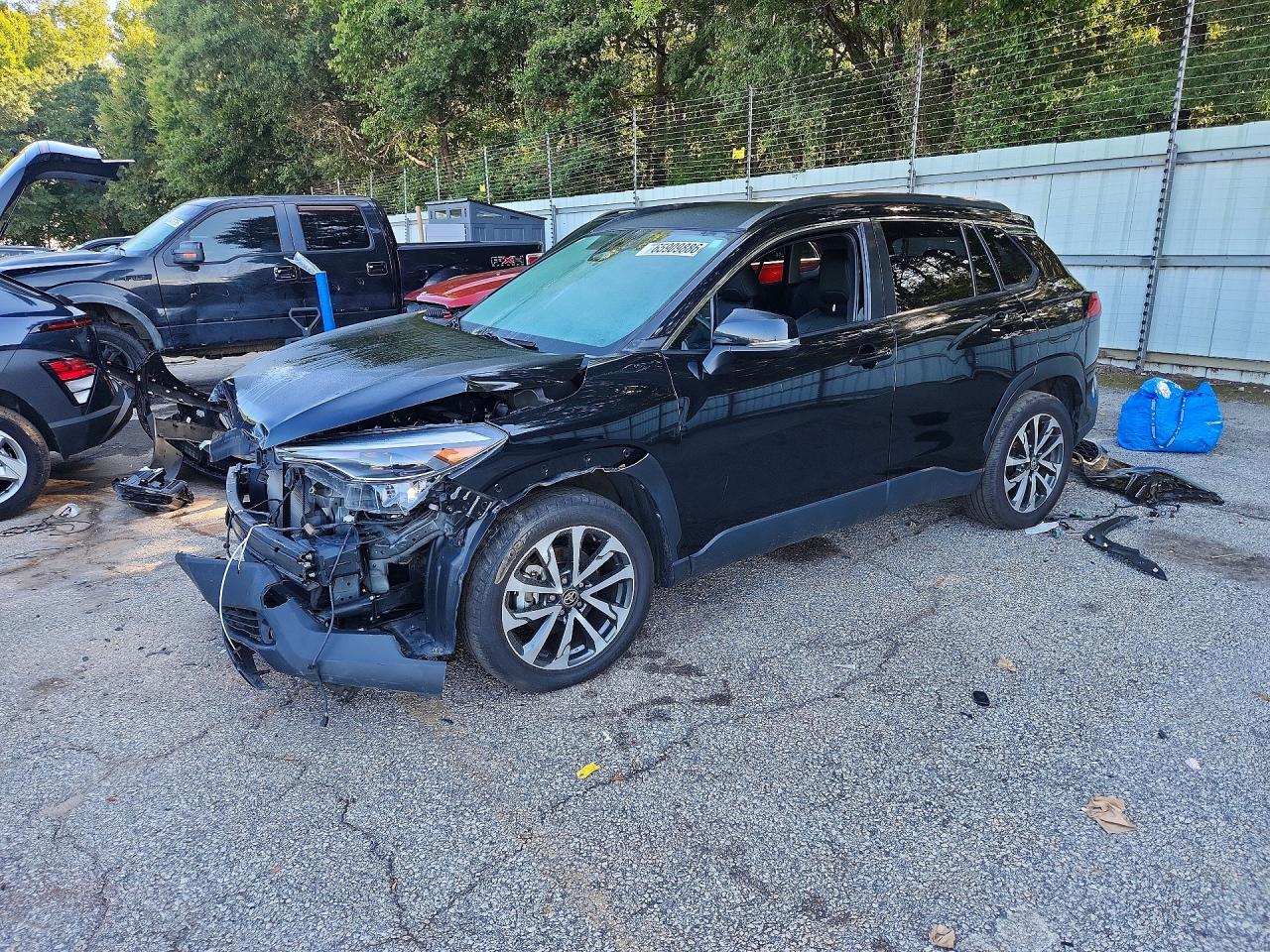 2023 TOYOTA COROLLA CROSS XLE