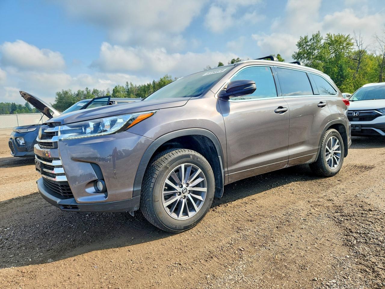 2017 TOYOTA HIGHLANDER XLE