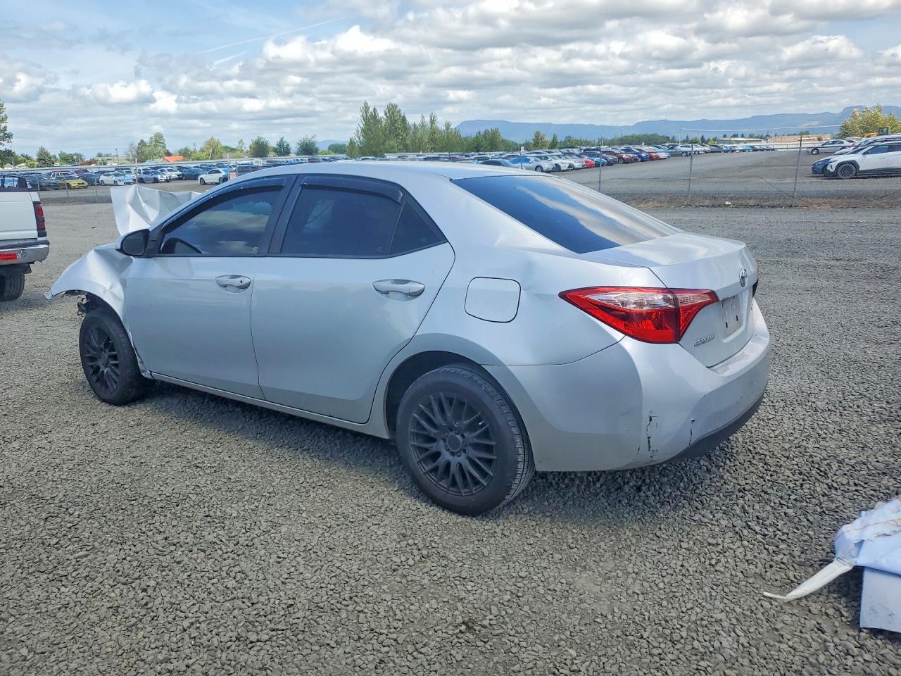 2017 TOYOTA COROLLA LE — снимка 2