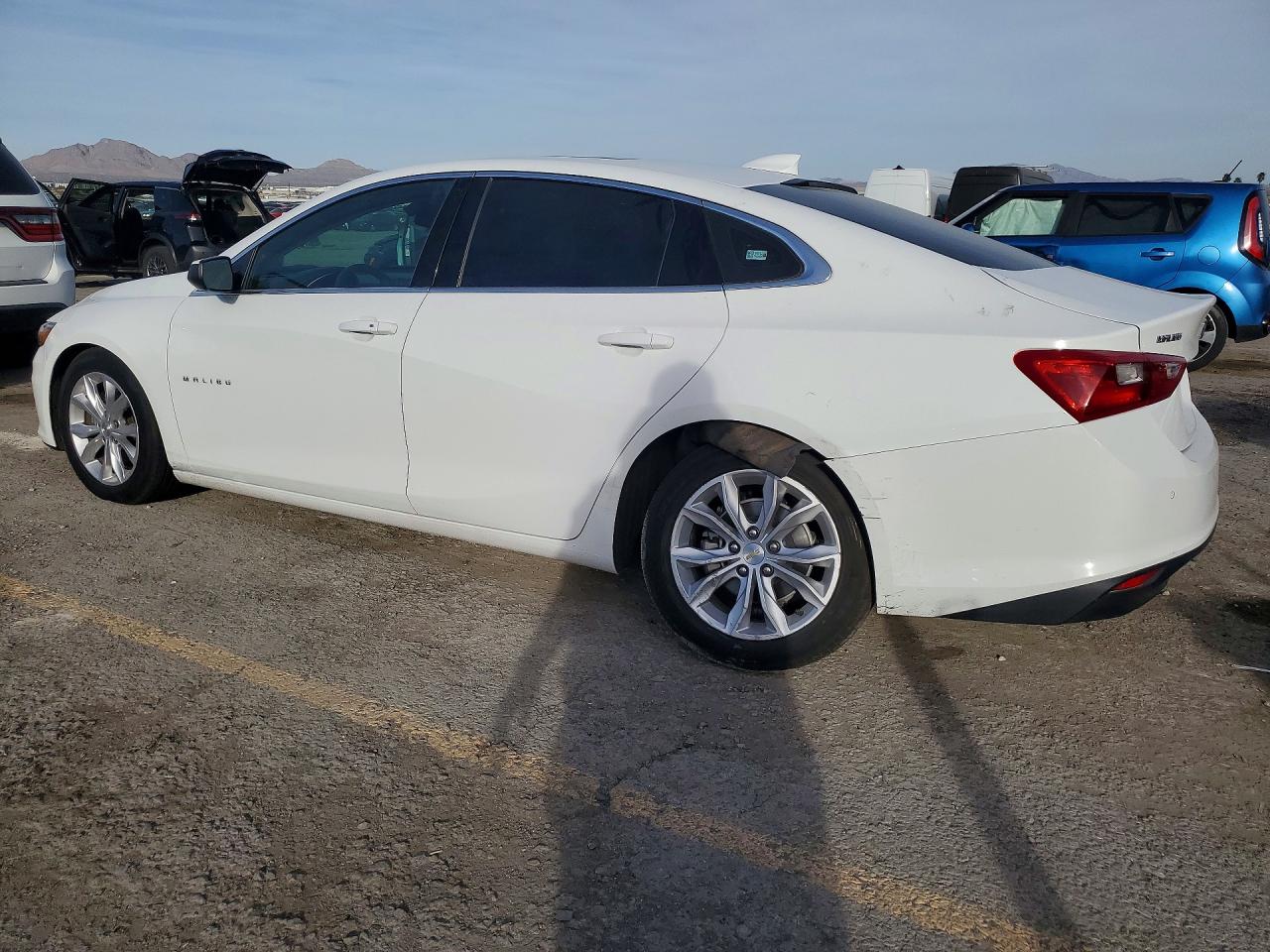 2024 CHEVROLET MALIBU LT — снимка 2