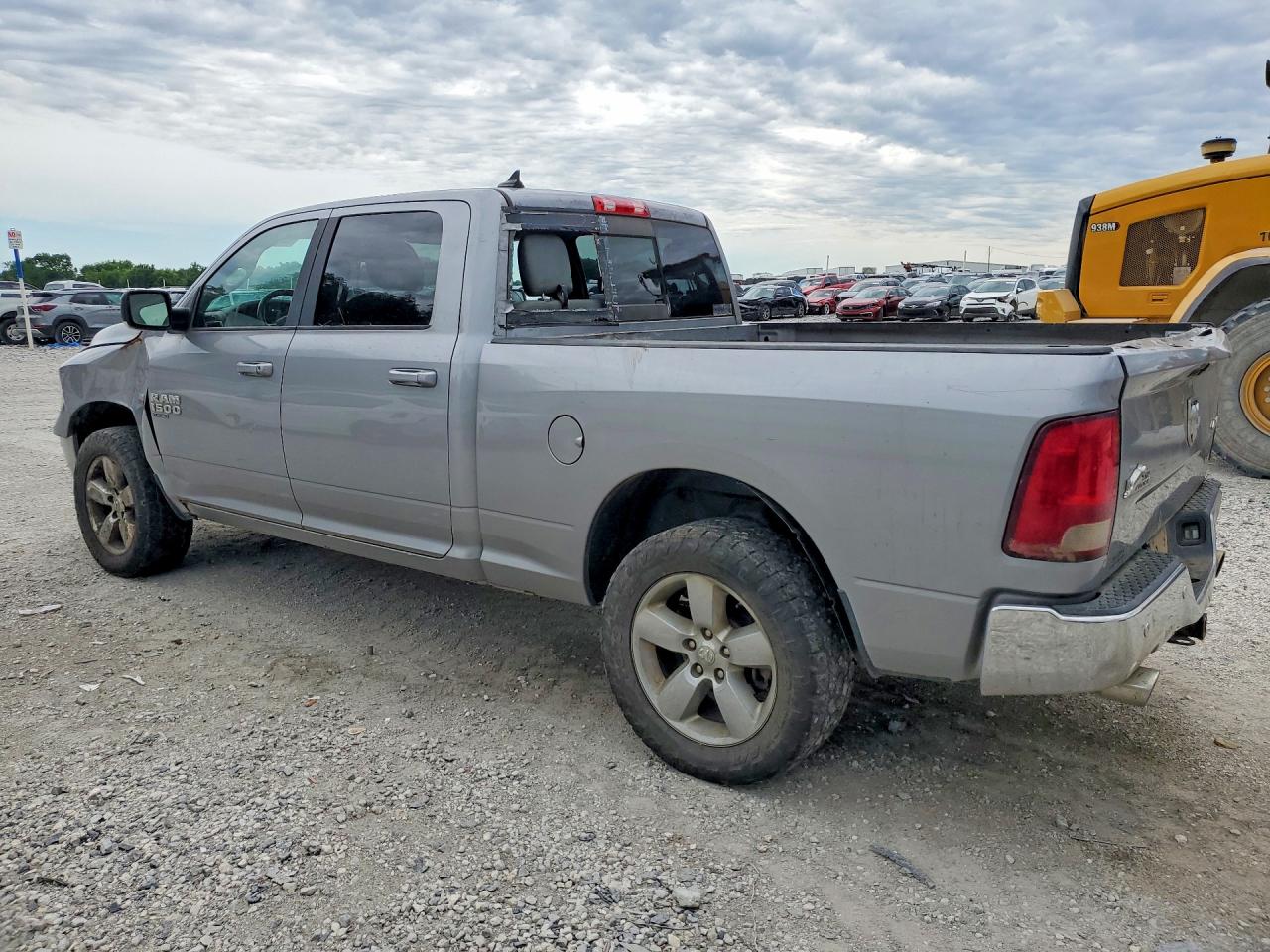 2019 RAM 1500 CLASSIC SLT — снимка 2