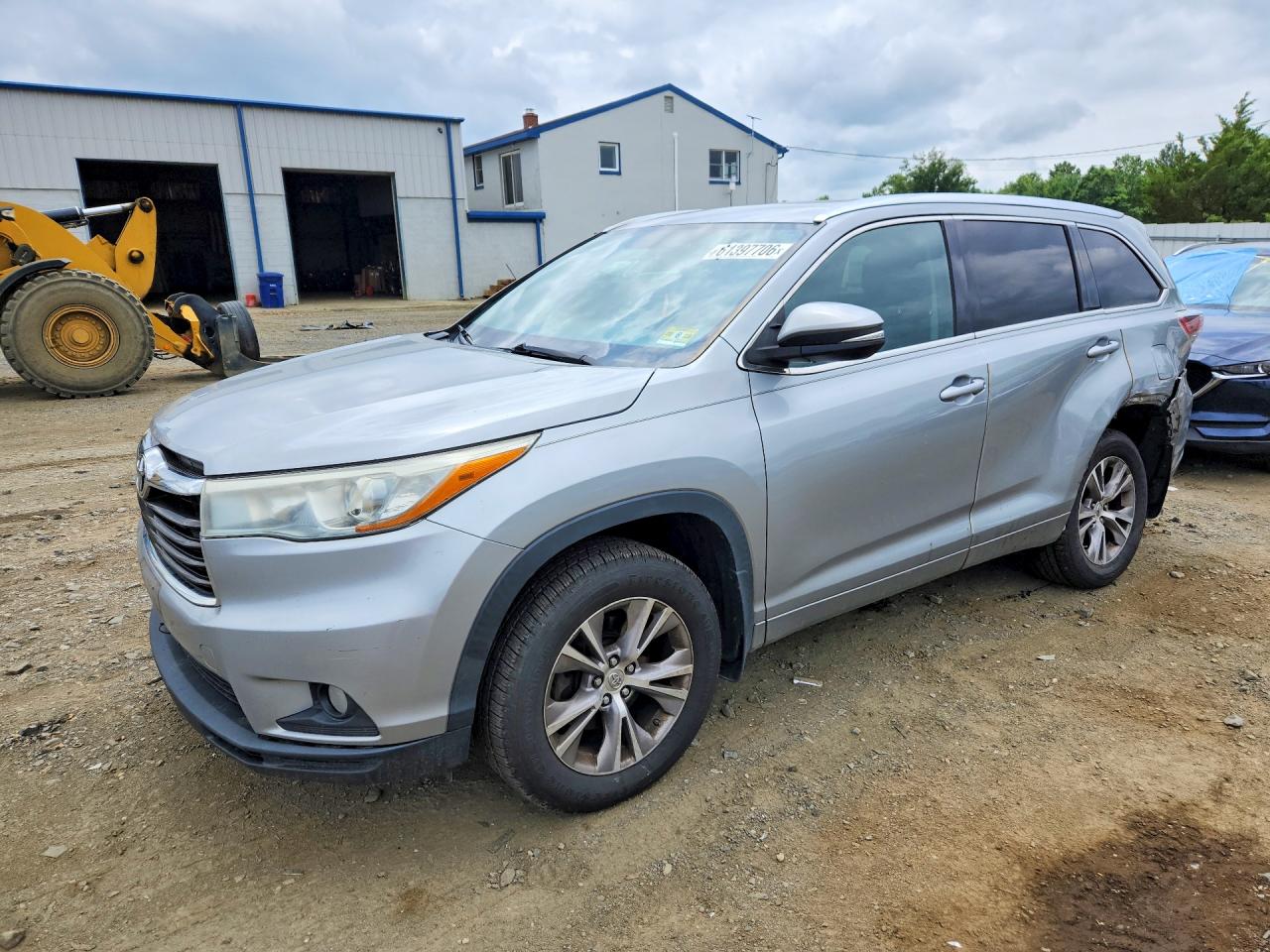 2015 TOYOTA HIGHLANDER XLE