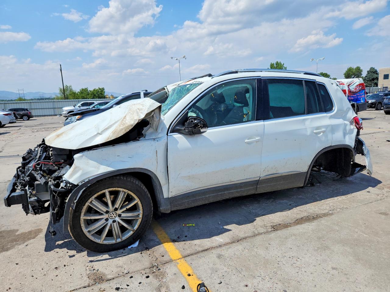 2015 VOLKSWAGEN TIGUAN S
