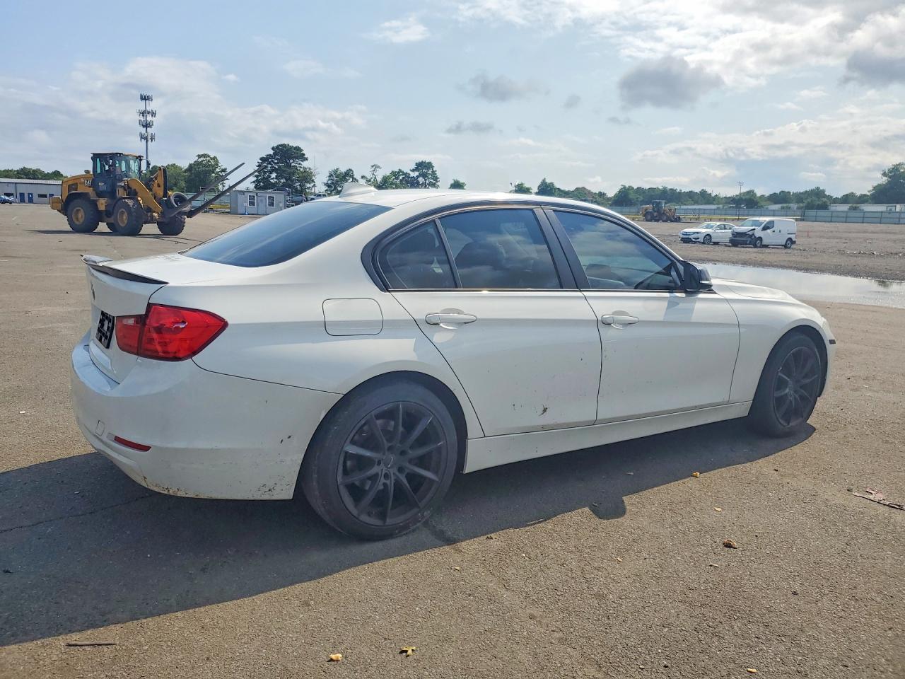 2014 BMW 320 I XDRIVE — снимка 3