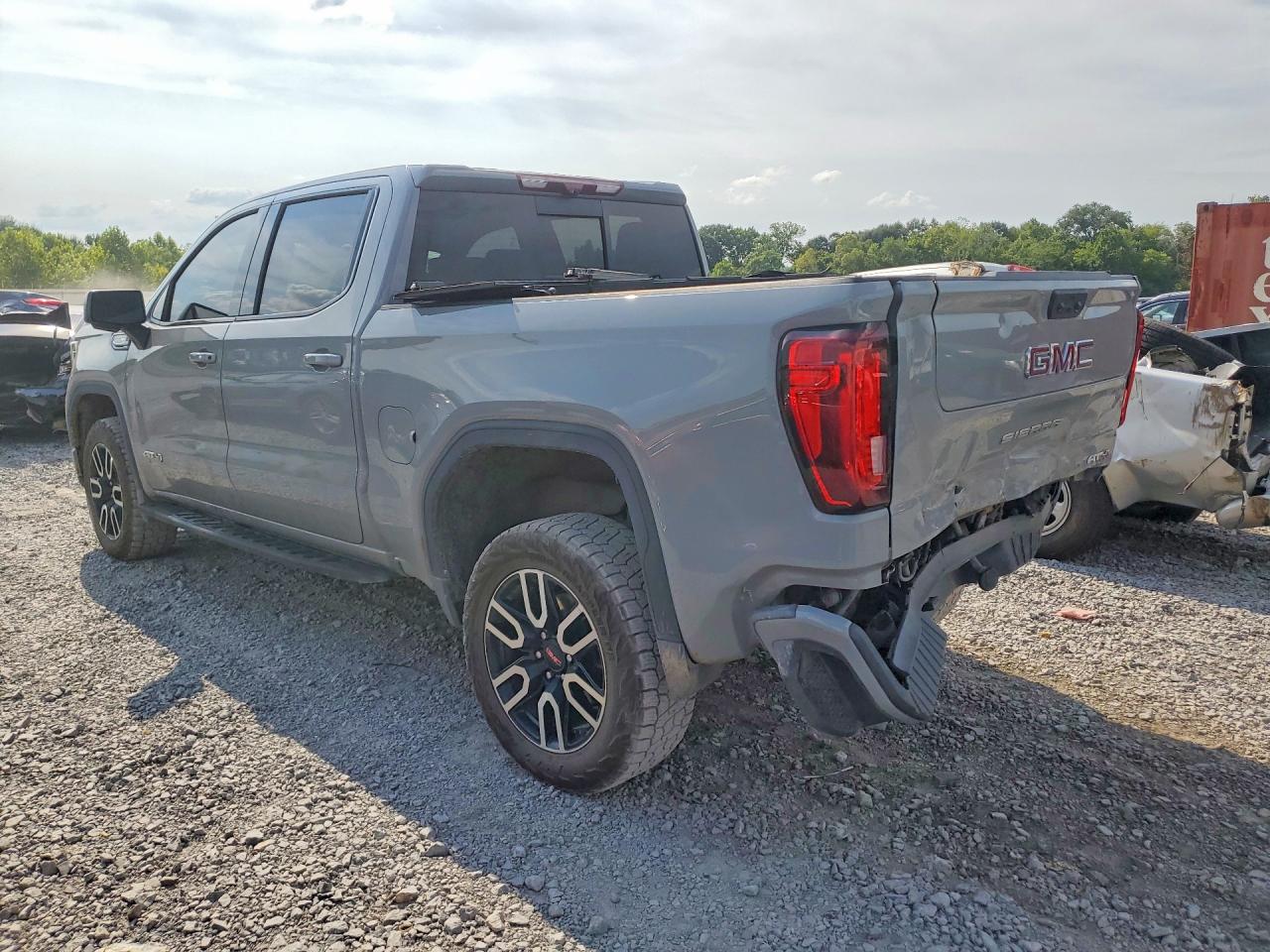 2024 GMC SIERRA K1500 AT4 — снимка 2