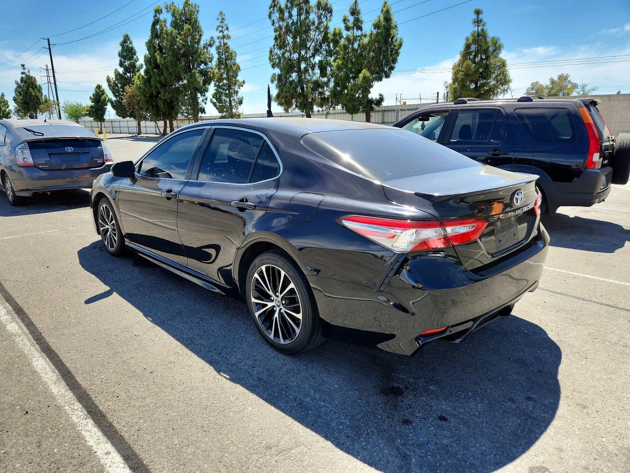2018 TOYOTA CAMRY SE — снимка 2