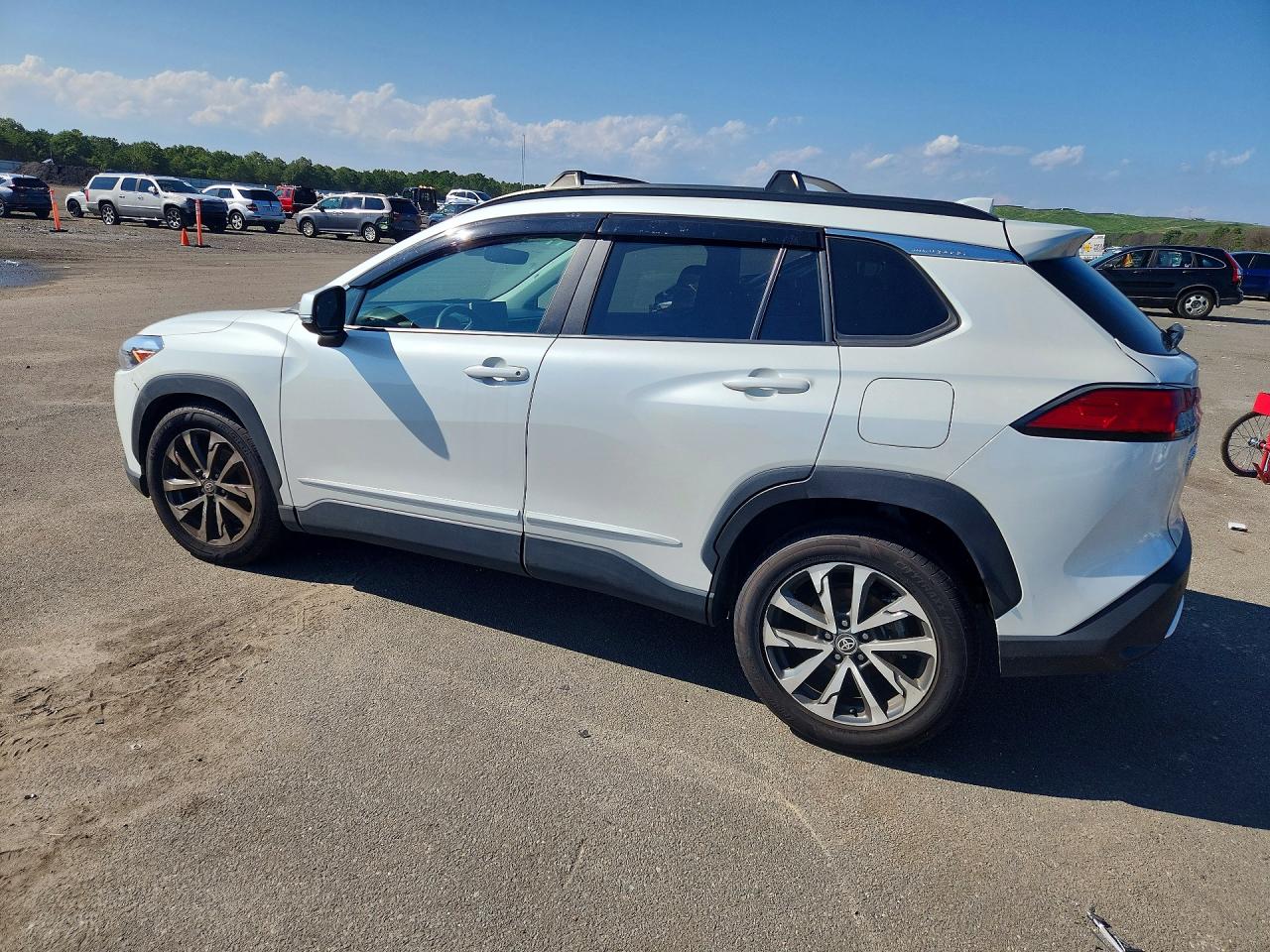 2023 TOYOTA COROLLA CROSS XLE — снимка 2
