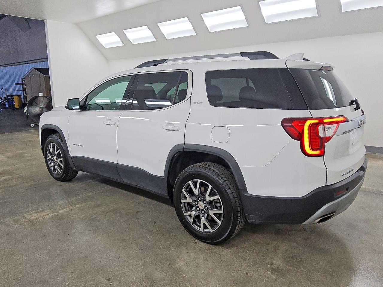 2023 GMC ACADIA SLT — снимка 2