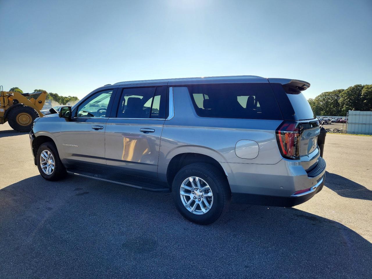 2026 CHEVROLET SUBURBAN K1500 LT — снимка 2