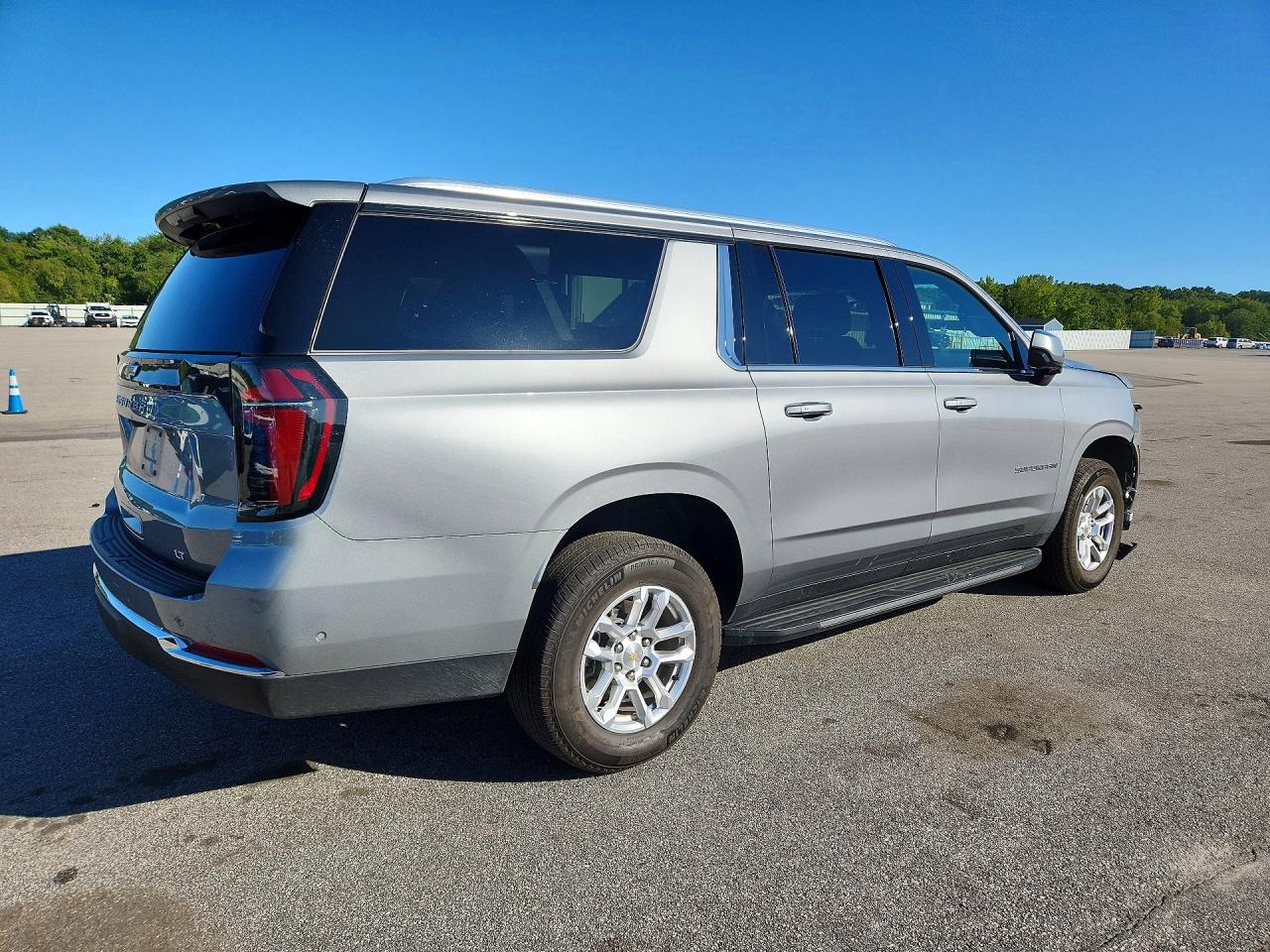 2026 CHEVROLET SUBURBAN K1500 LT — снимка 3
