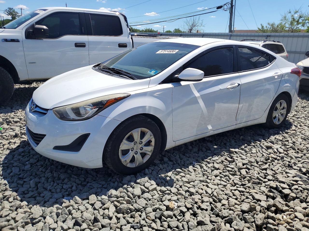 2016 HYUNDAI ELANTRA SE