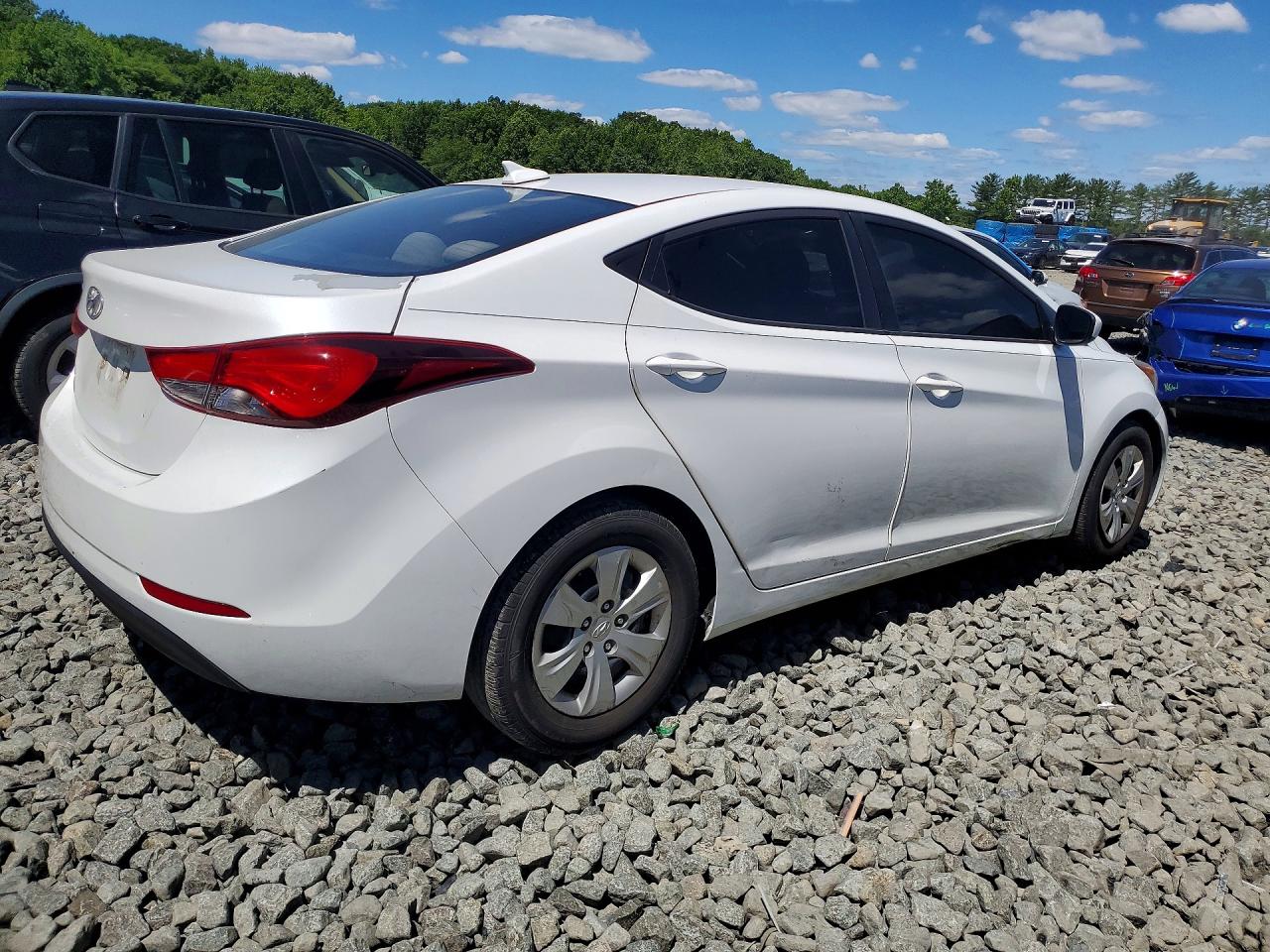 2016 HYUNDAI ELANTRA SE — снимка 3