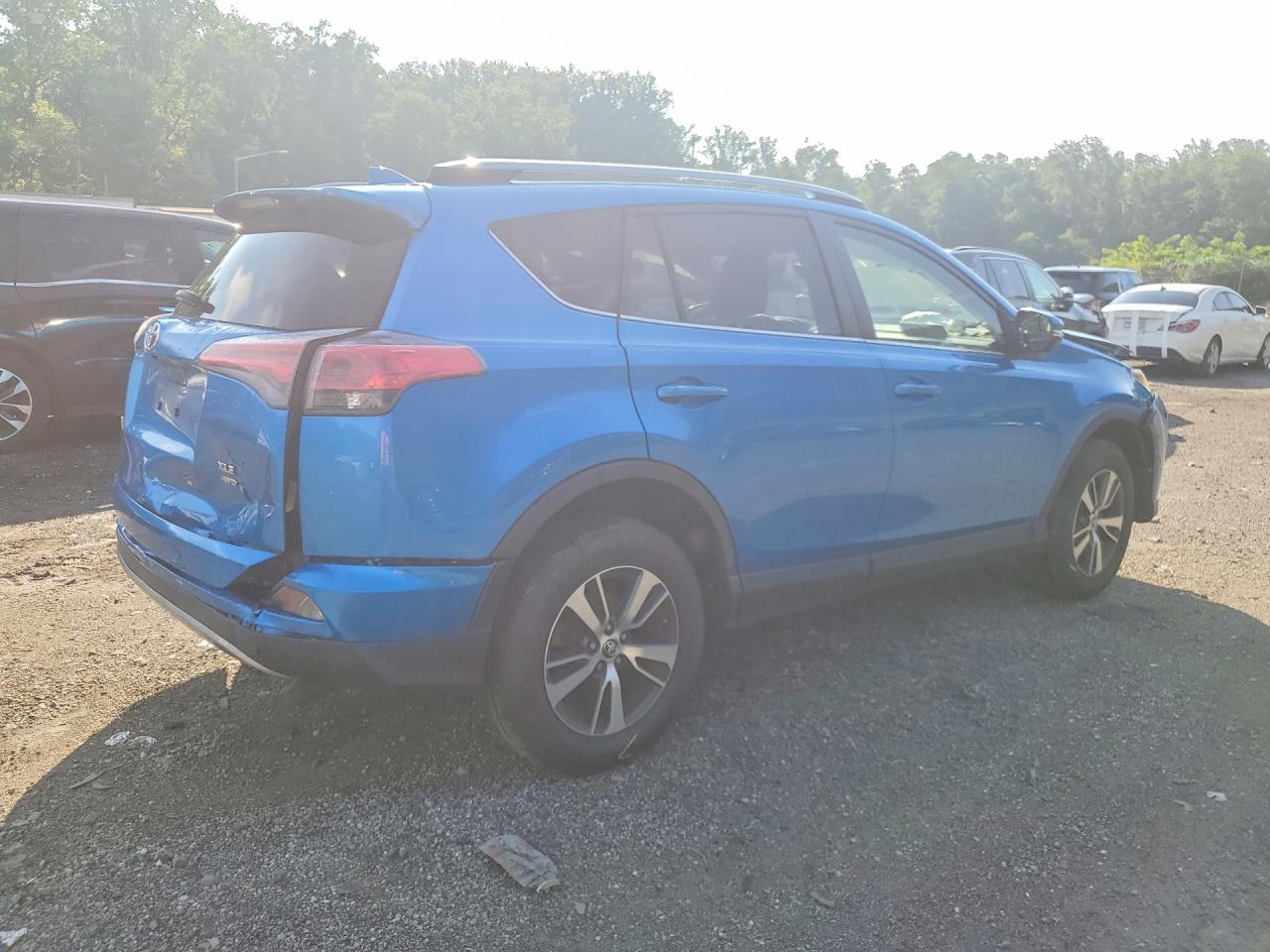 2017 TOYOTA RAV4 XLE — снимка 3