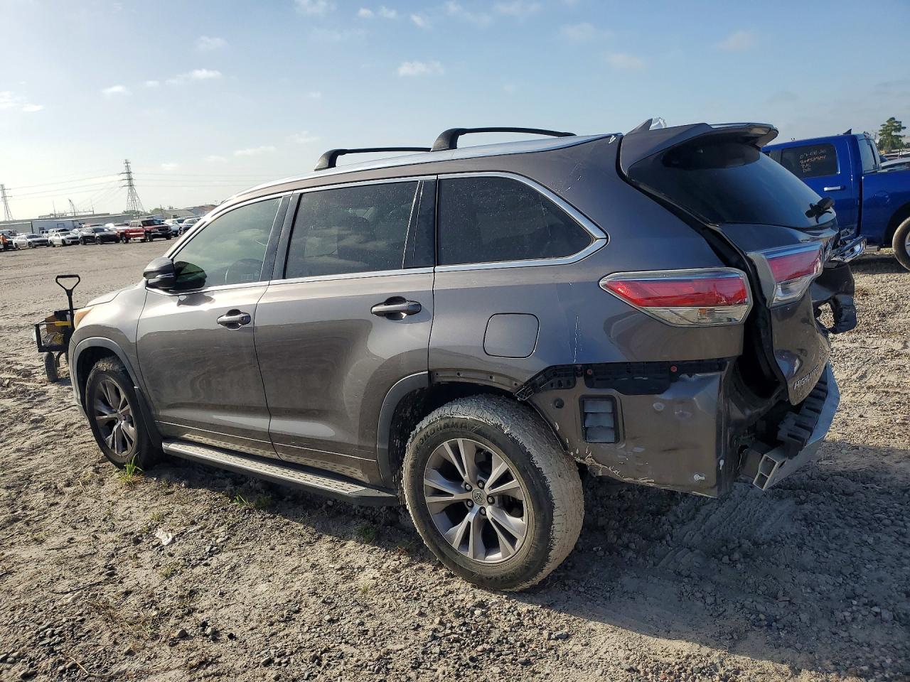 2015 TOYOTA HIGHLANDER XLE — снимка 2
