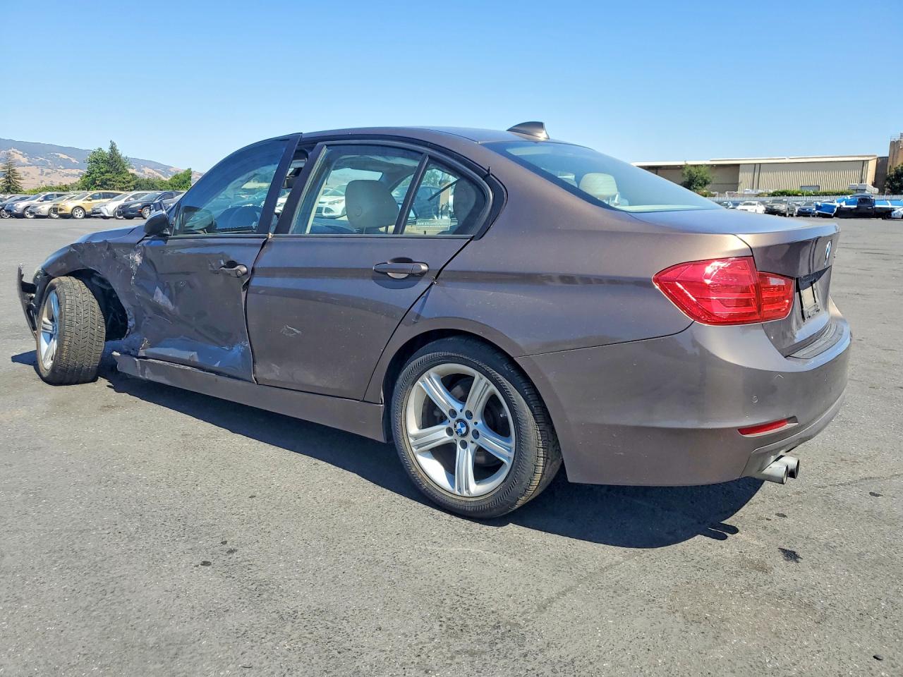 2013 BMW 328 I — снимка 2