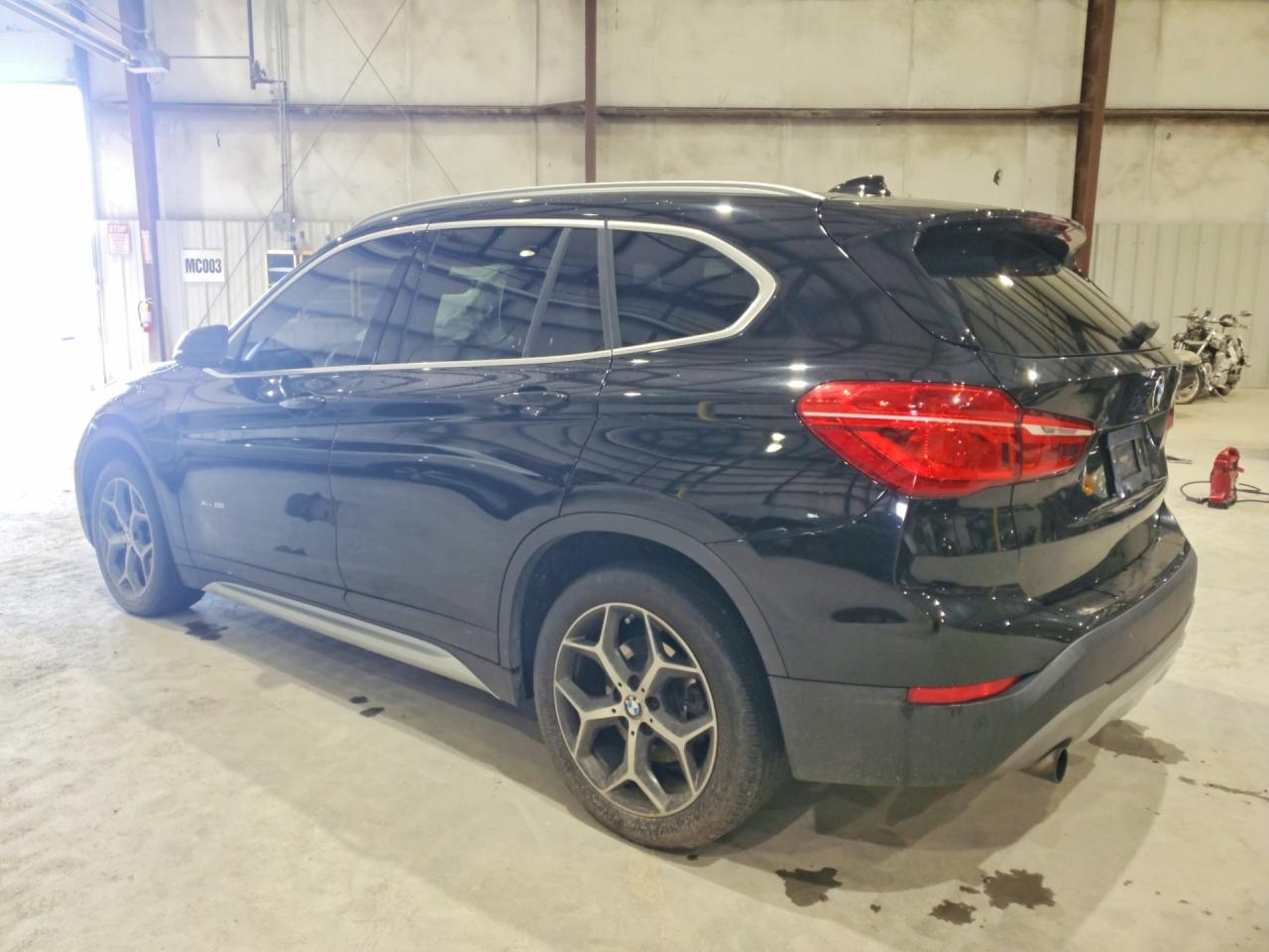 2017 BMW X1 XDRIVE28I — снимка 2