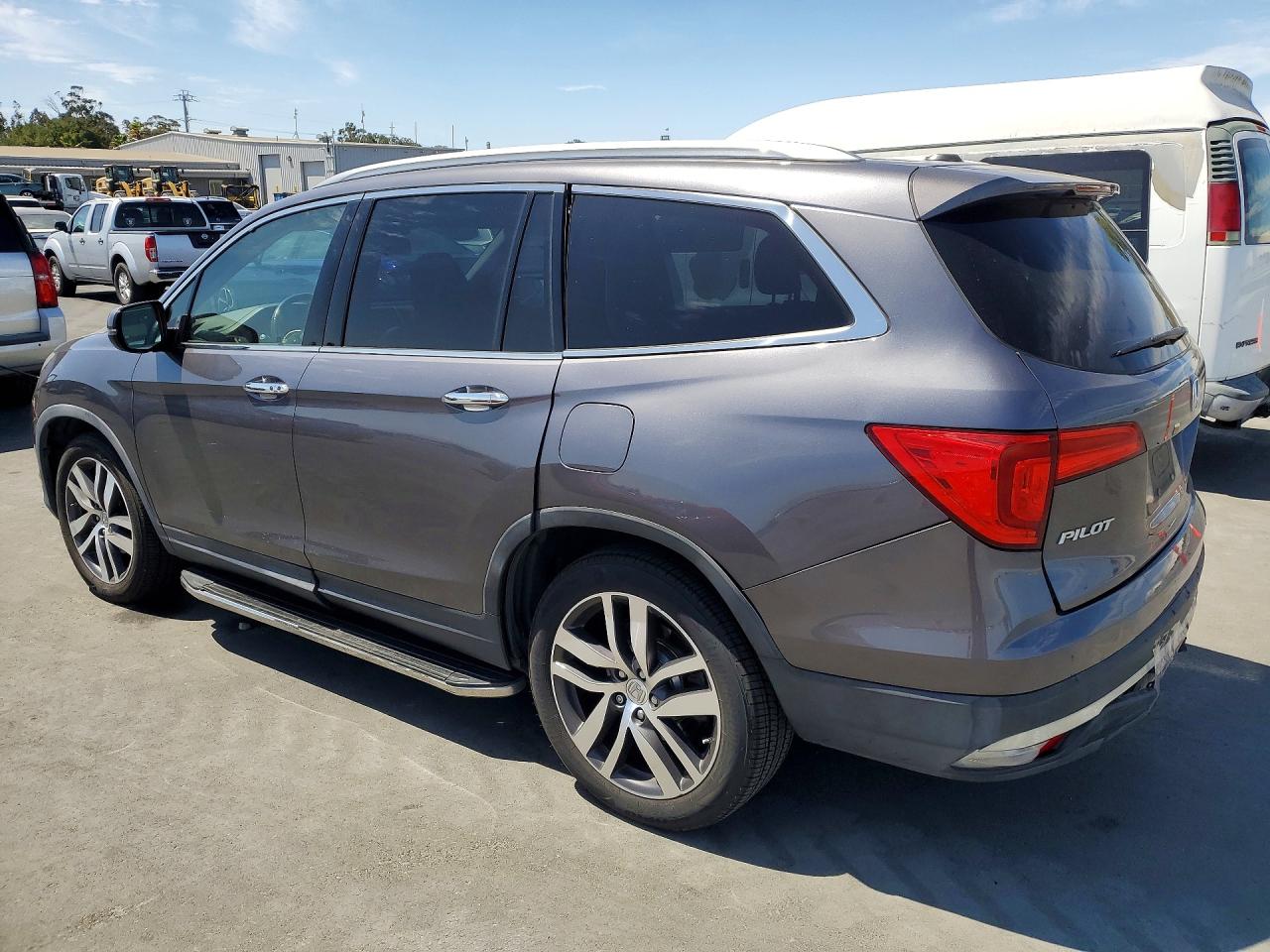2017 HONDA PILOT TOURING — снимка 2