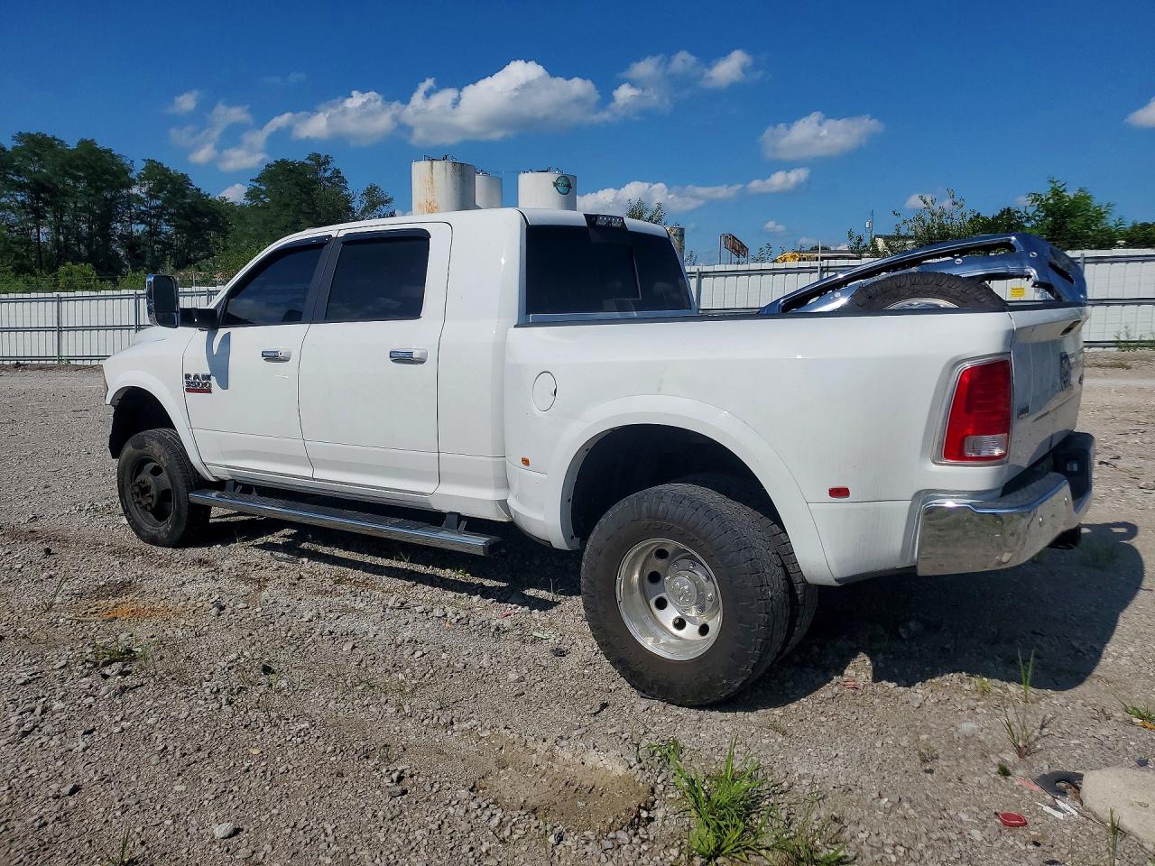 2017 RAM 3500 LARAMIE — снимка 2