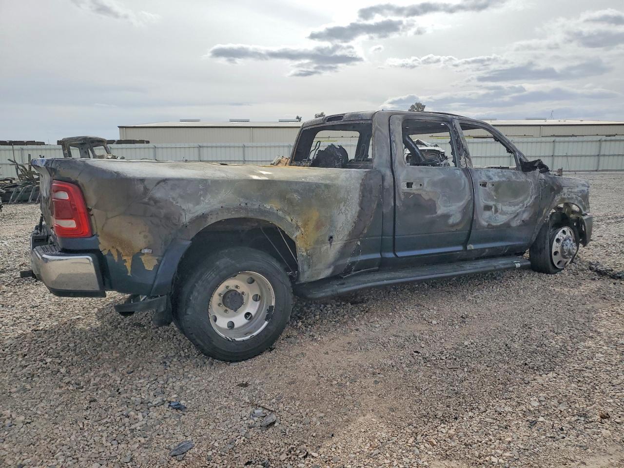 2022 RAM 3500 LARAMIE — снимка 3
