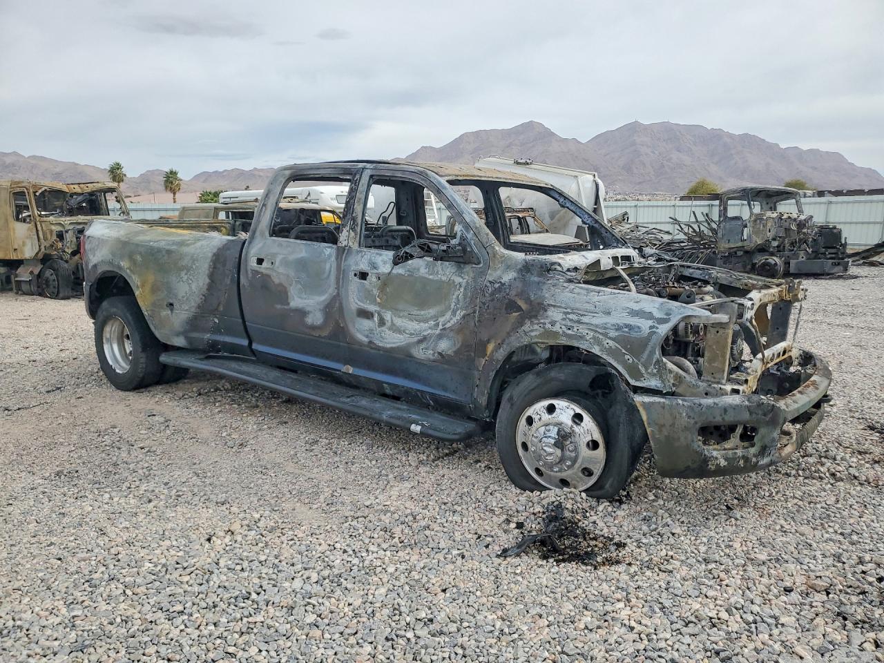 2022 RAM 3500 LARAMIE — снимка 4