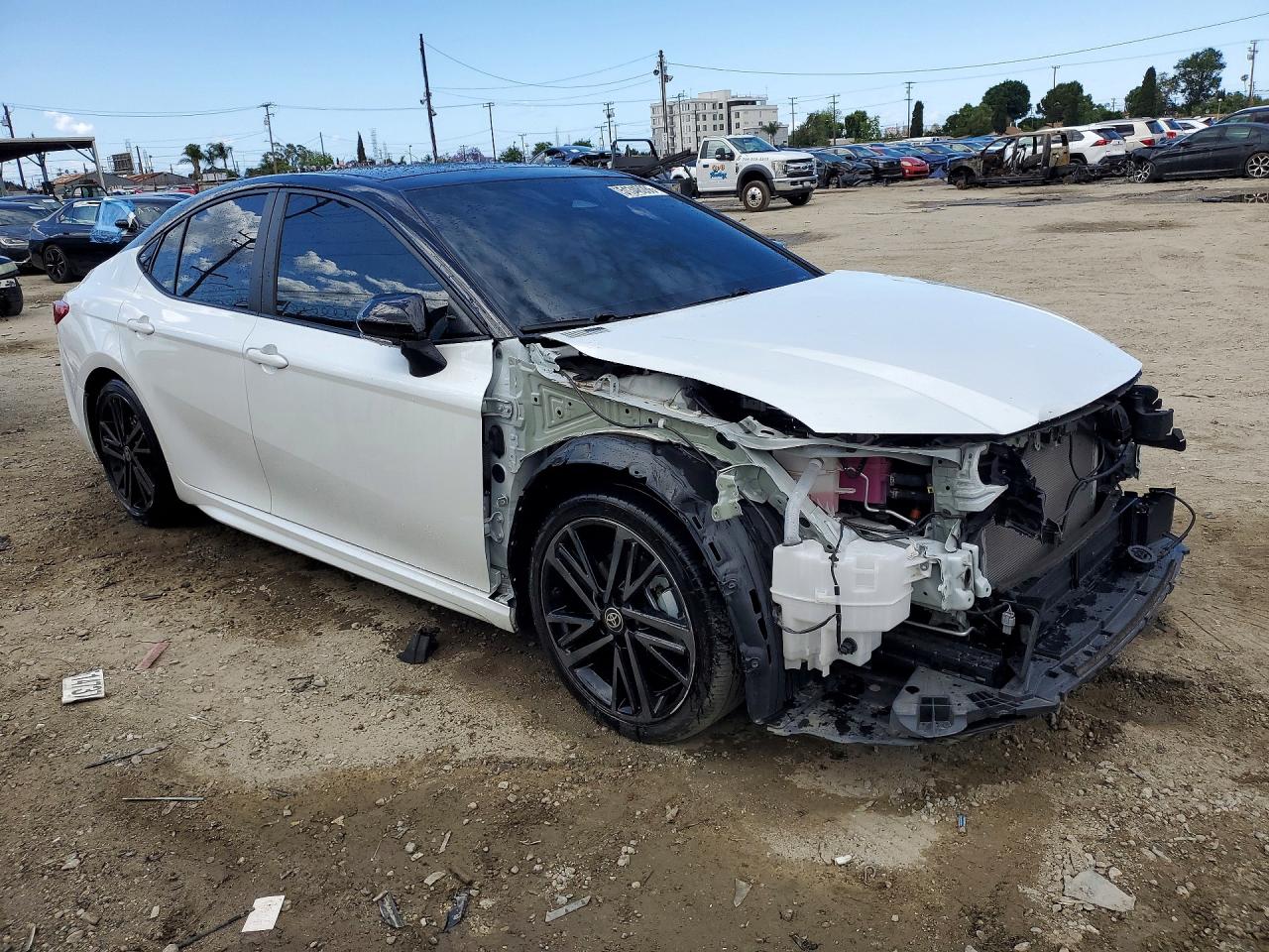2025 TOYOTA CAMRY XSE — снимка 4