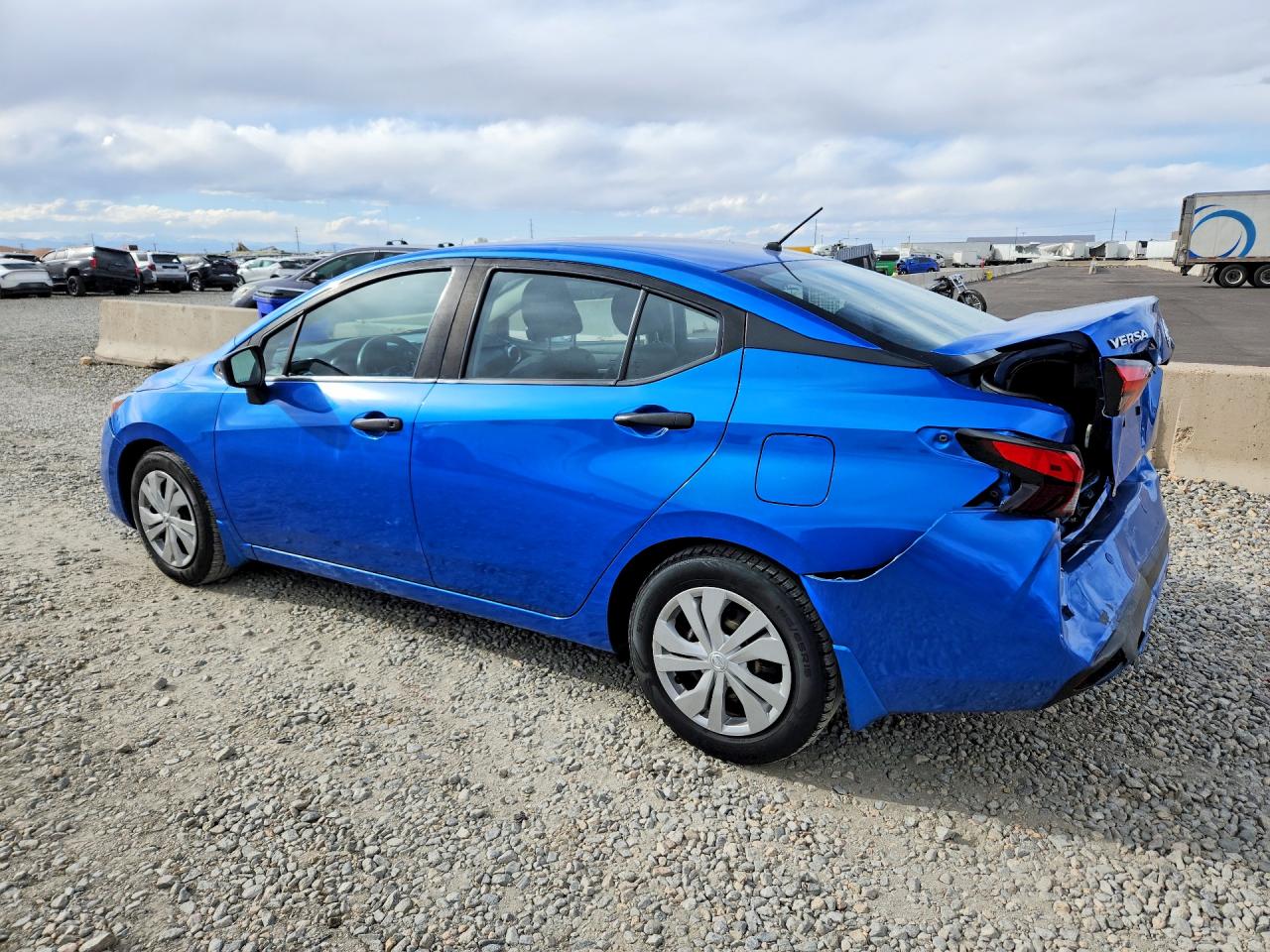2020 NISSAN VERSA S — снимка 2