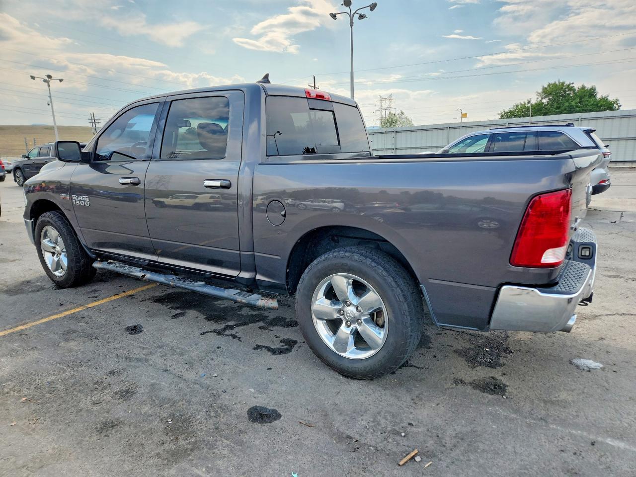 2016 RAM 1500 SLT — снимка 2