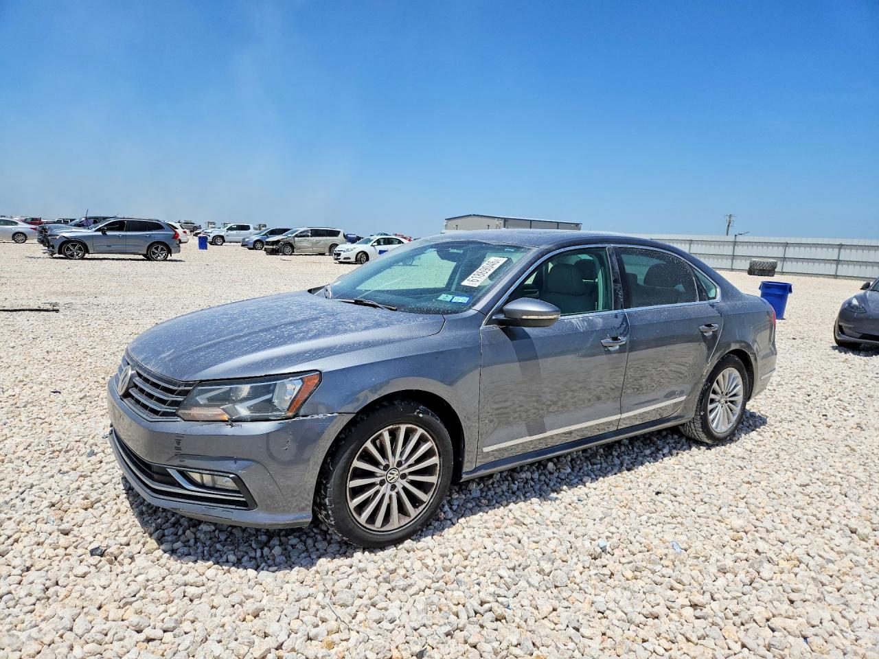 2016 VOLKSWAGEN PASSAT SE