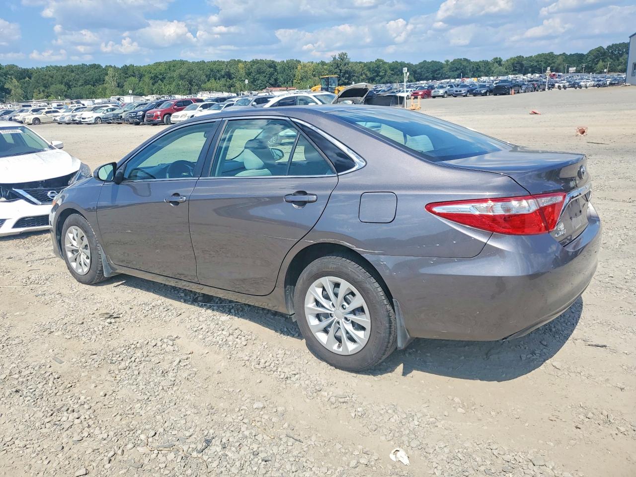 2017 TOYOTA CAMRY LE — снимка 2
