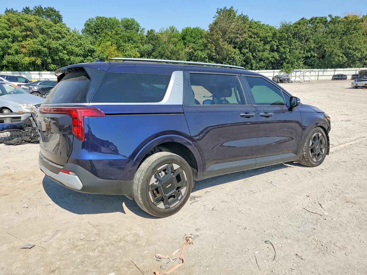 2025 KIA CARNIVAL EX — снимка 3