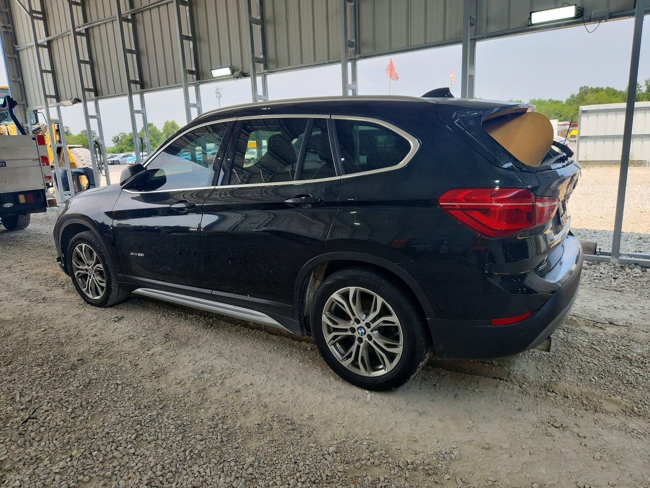 2017 BMW X1 XDRIVE28I — снимка 2