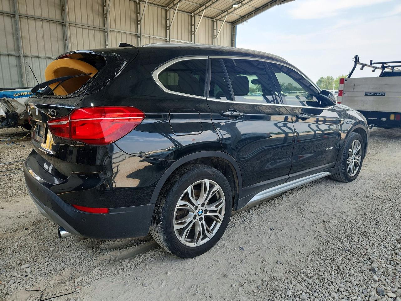 2017 BMW X1 XDRIVE28I — снимка 3