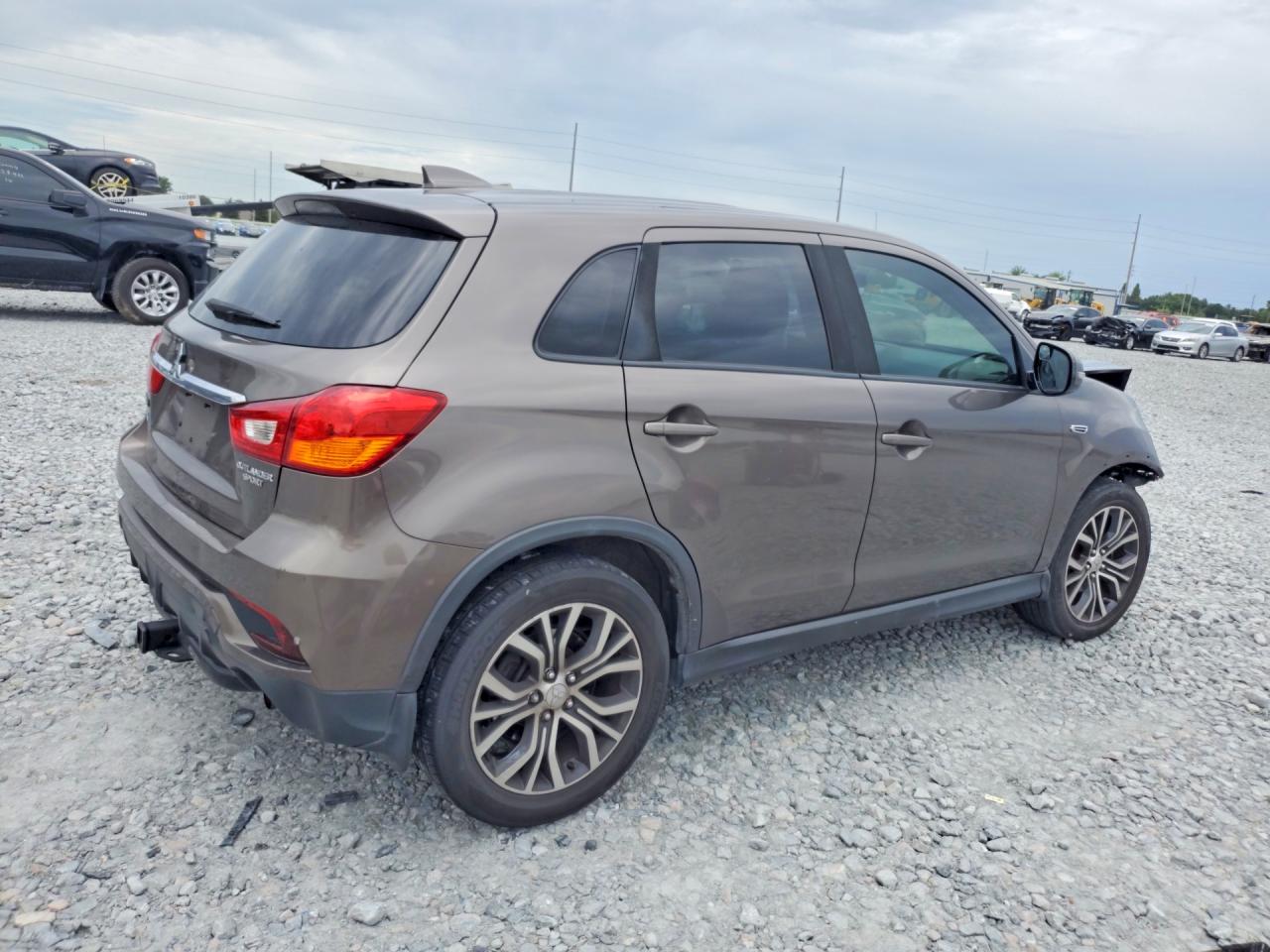 2018 MITSUBISHI OUTLANDER SPORT ES — снимка 3