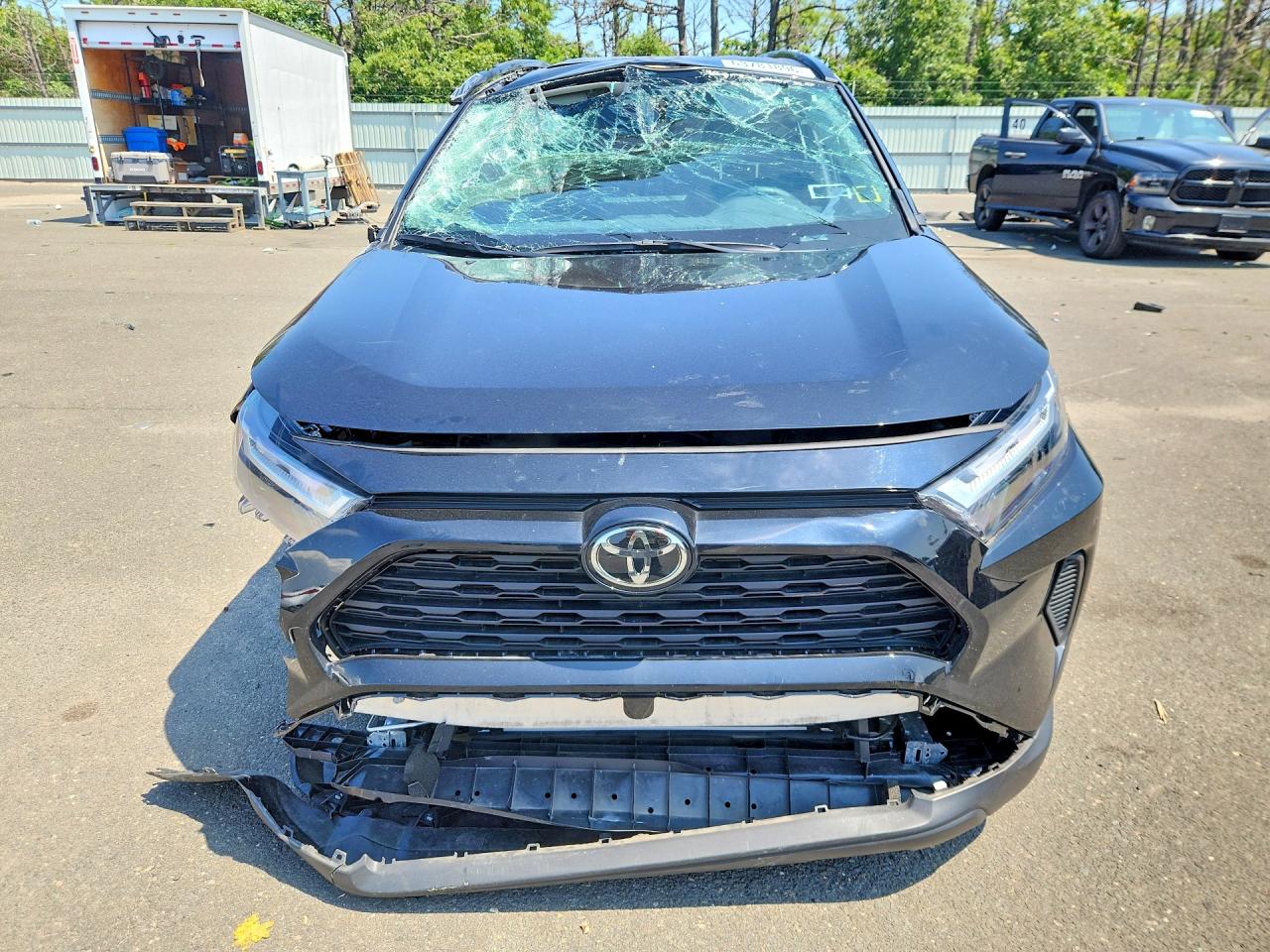 2025 TOYOTA RAV4 XLE — снимка 5
