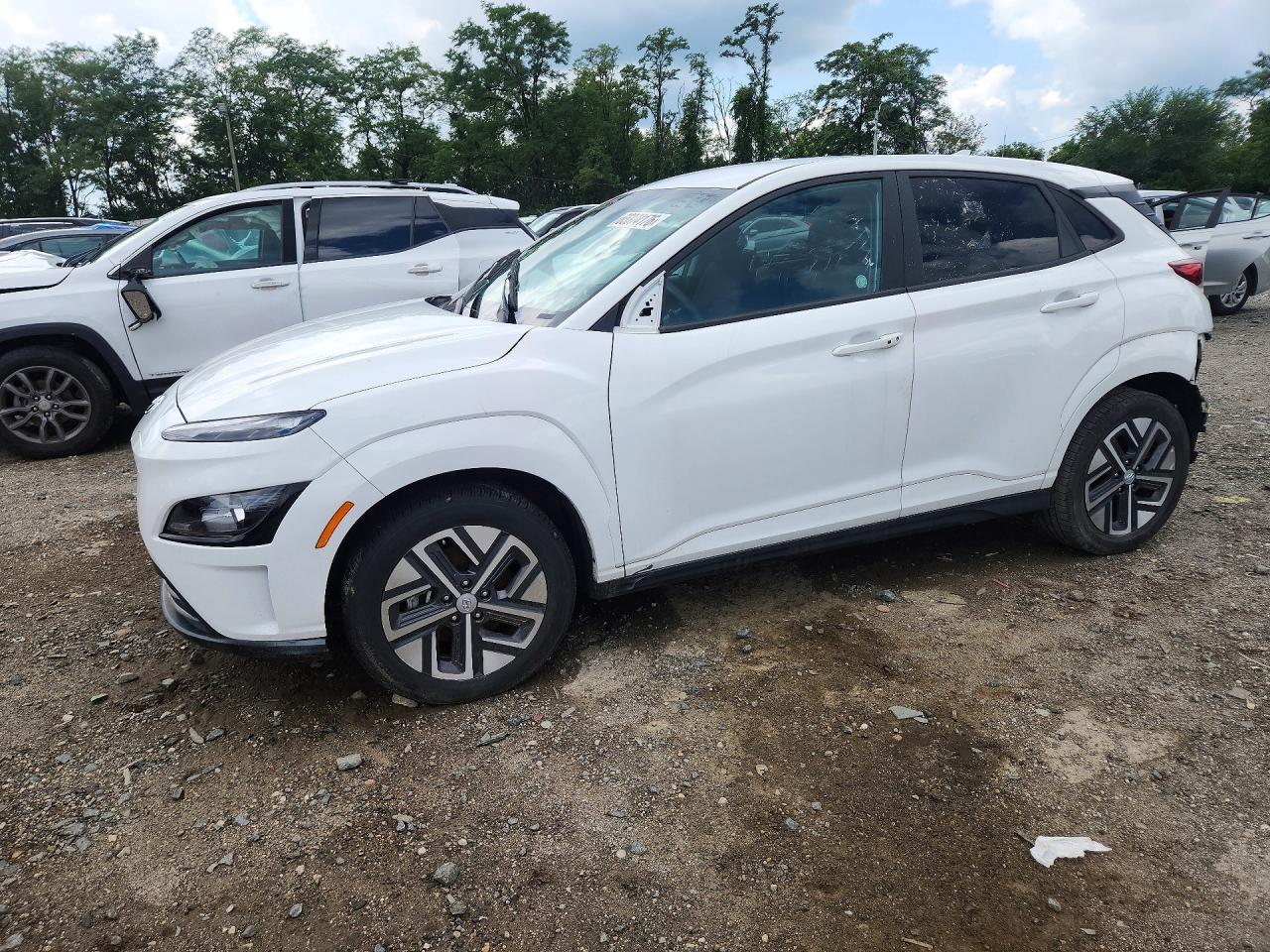 2023 HYUNDAI KONA SE